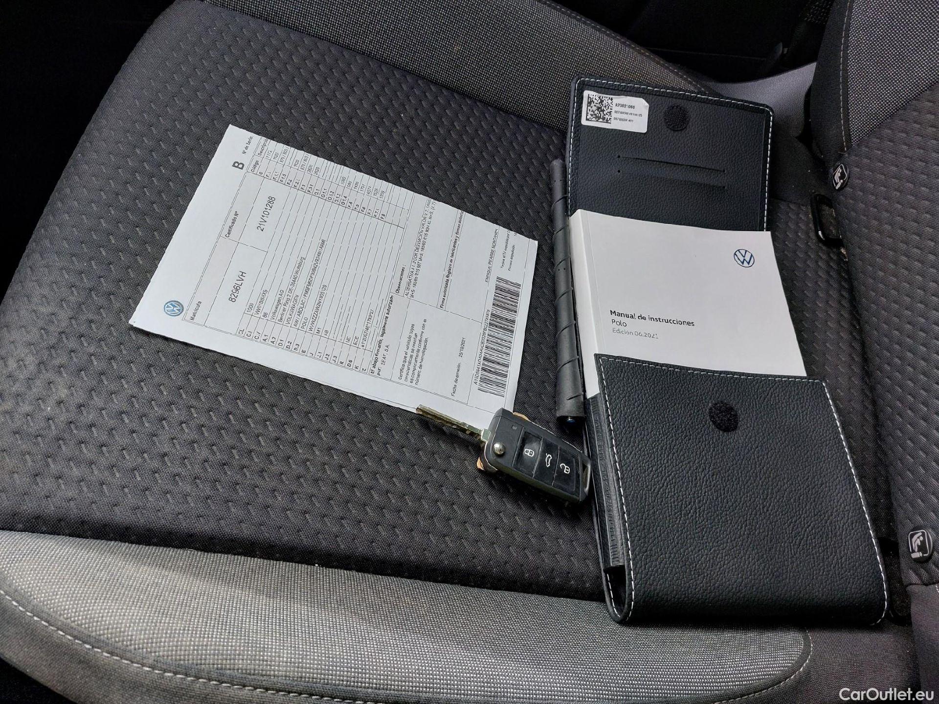  Volkswagen  Polo VOLKSWAGEN  / 2021 / 5P / berlina con portón Life 1.0 TSI 70kW (95CV) #2