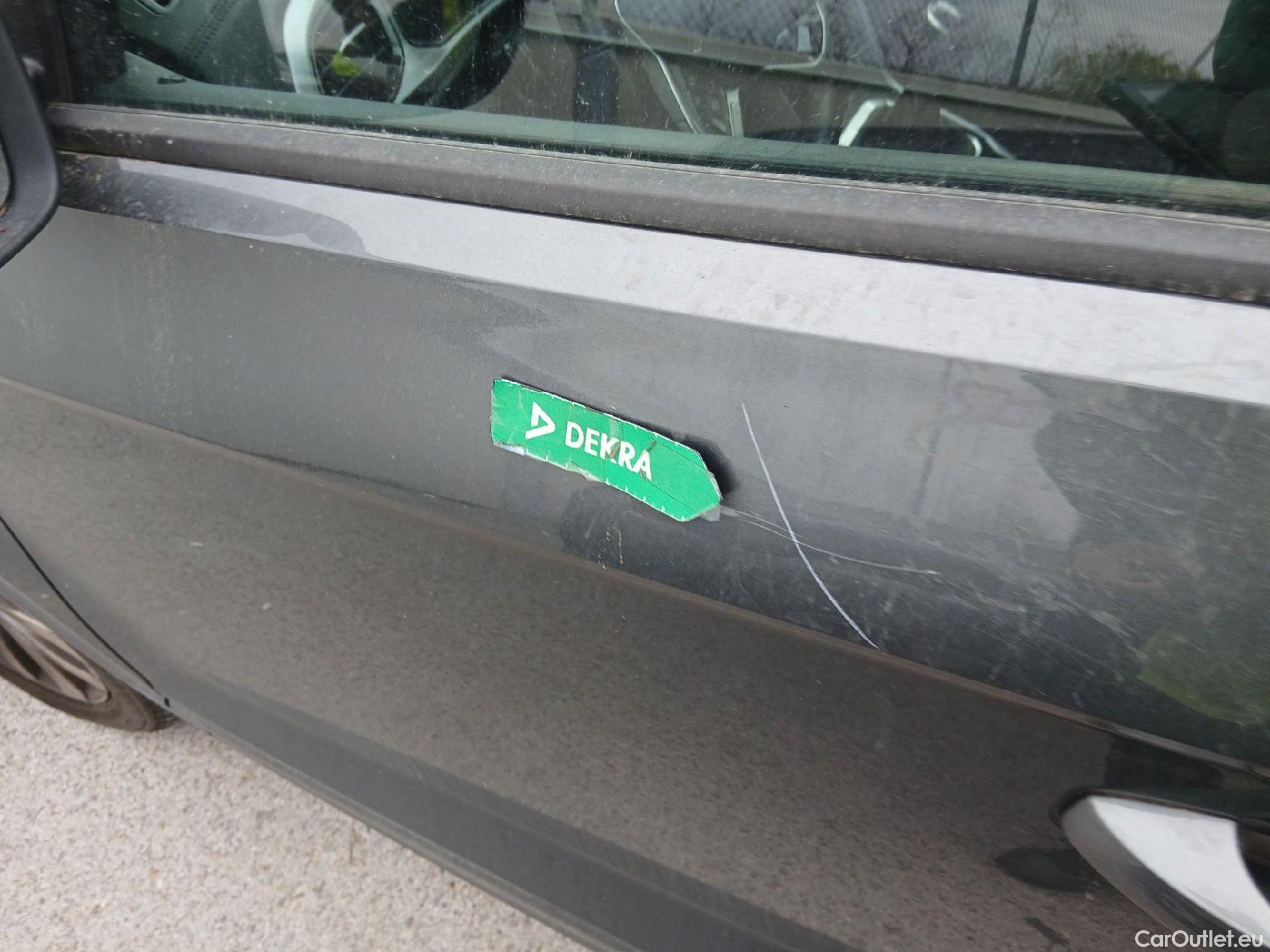  Volkswagen  T-ROC  Life 1.0 TSI 110CV MT6 E6d #16