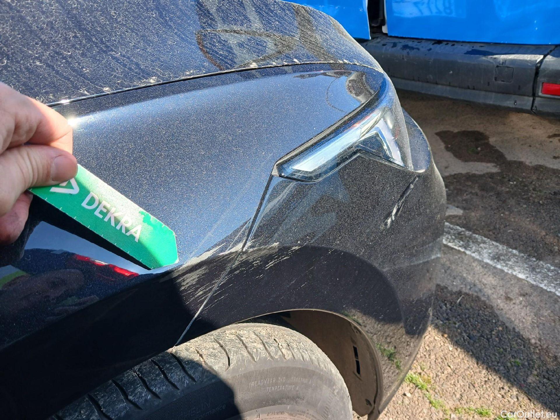  Volkswagen  Golf  VOLKSWAGEN / 2020 / 5P / berlina con portón Life 2.0 TDI 85kW (115CV) #19