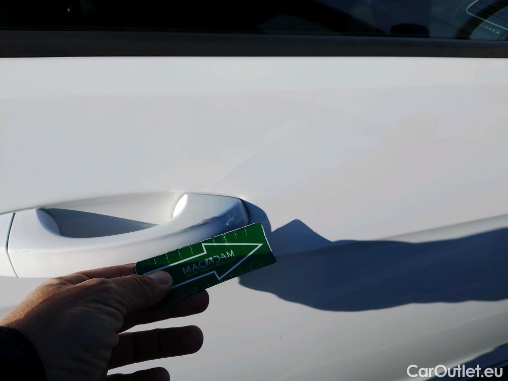  Volkswagen  Golf  VOLKSWAGEN / 2016 / 5P / berlina con portón e-ePower 110 kW (136CV) #13