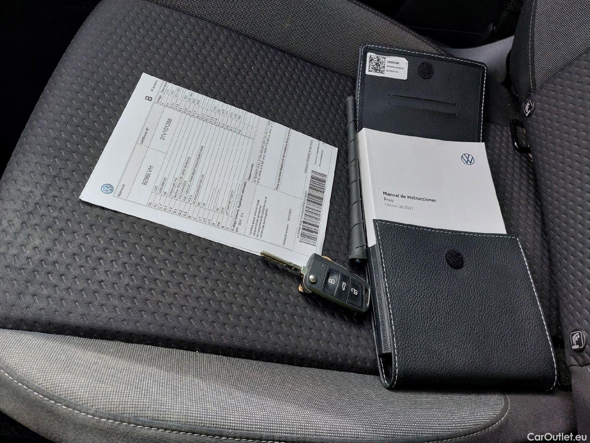  Volkswagen  Polo VOLKSWAGEN  / 2021 / 5P / berlina con portón Life 1.0 TSI 70kW (95CV) #1