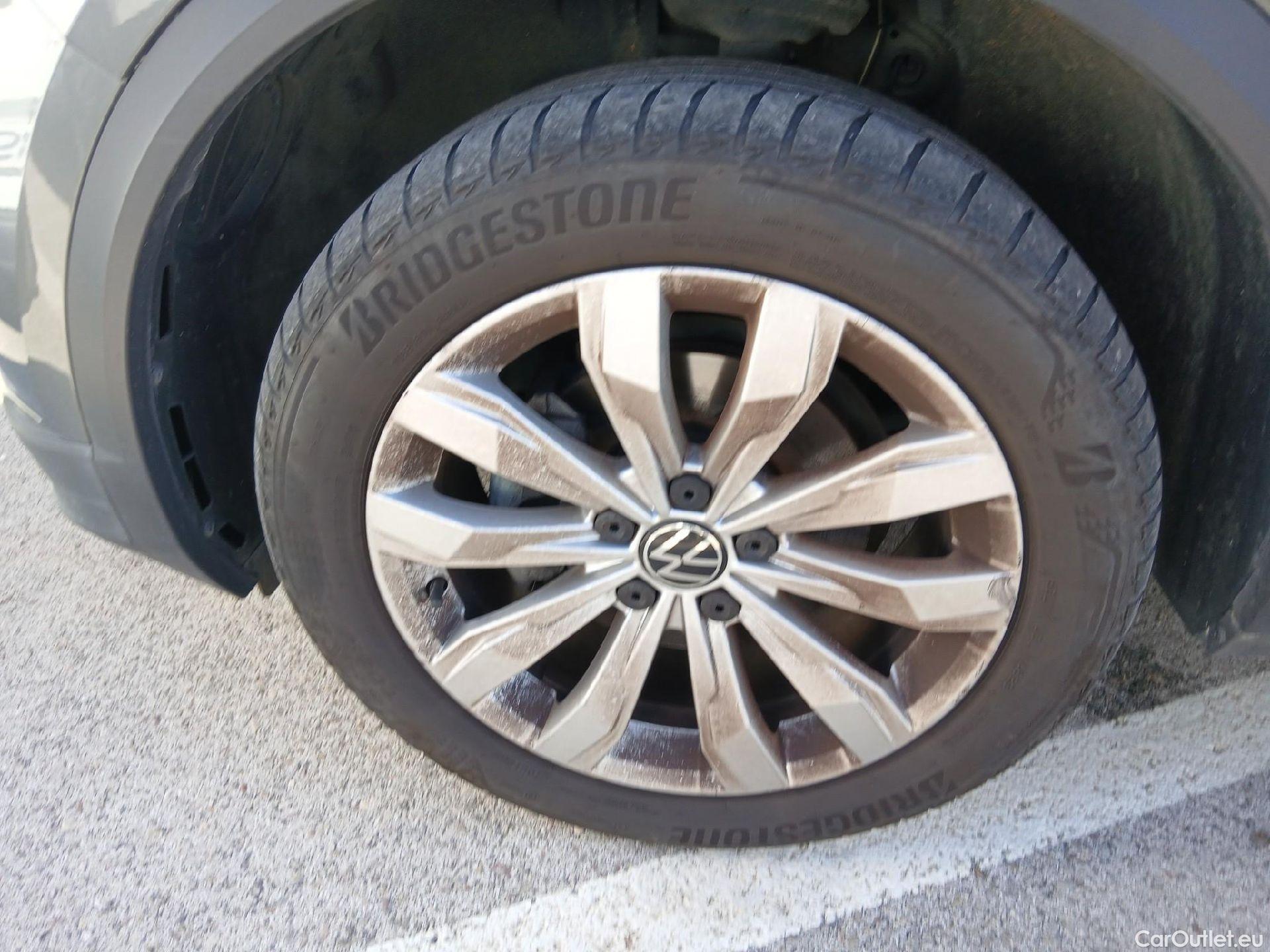  Volkswagen  T-ROC  Advance 2.0 TDI 115CV MT6 E6d #12