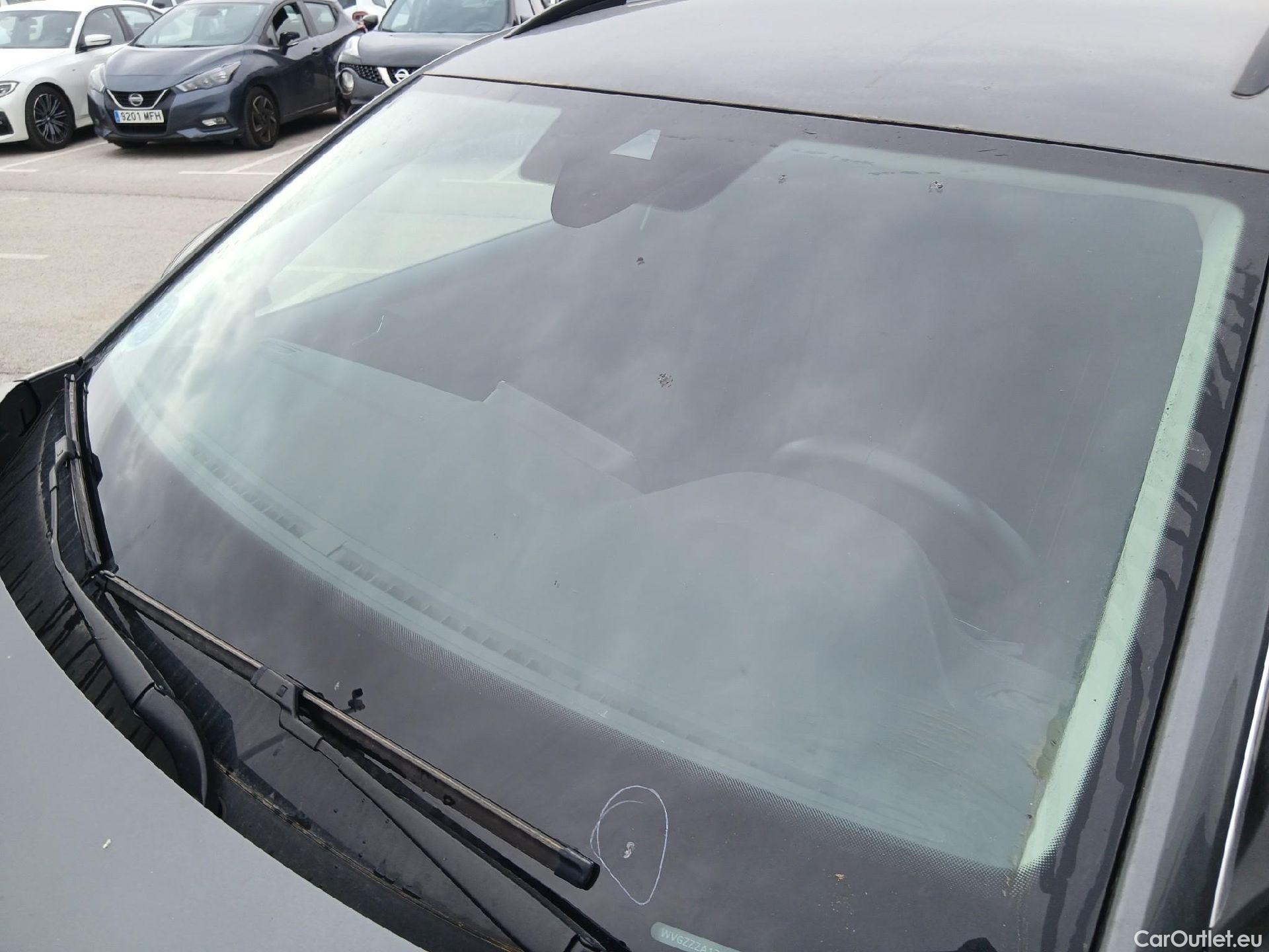  Volkswagen  T-ROC  Life 1.0 TSI 110CV MT6 E6d #5