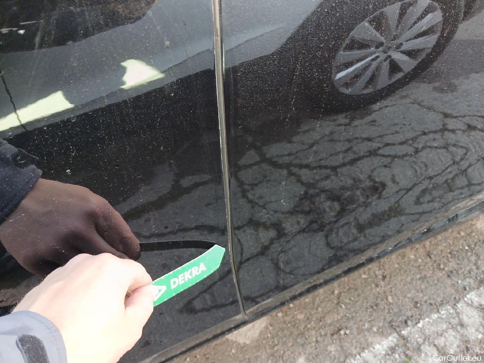  Volkswagen  Golf  VOLKSWAGEN / 2020 / 5P / berlina con portón Life 2.0 TDI 85kW (115CV) #8