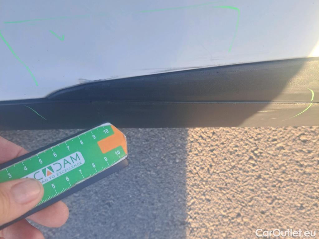  Peugeot  2008 PEUGEOT  / 2019 / 5P / todoterreno Active BlueHDI 81kW (110CV) #43