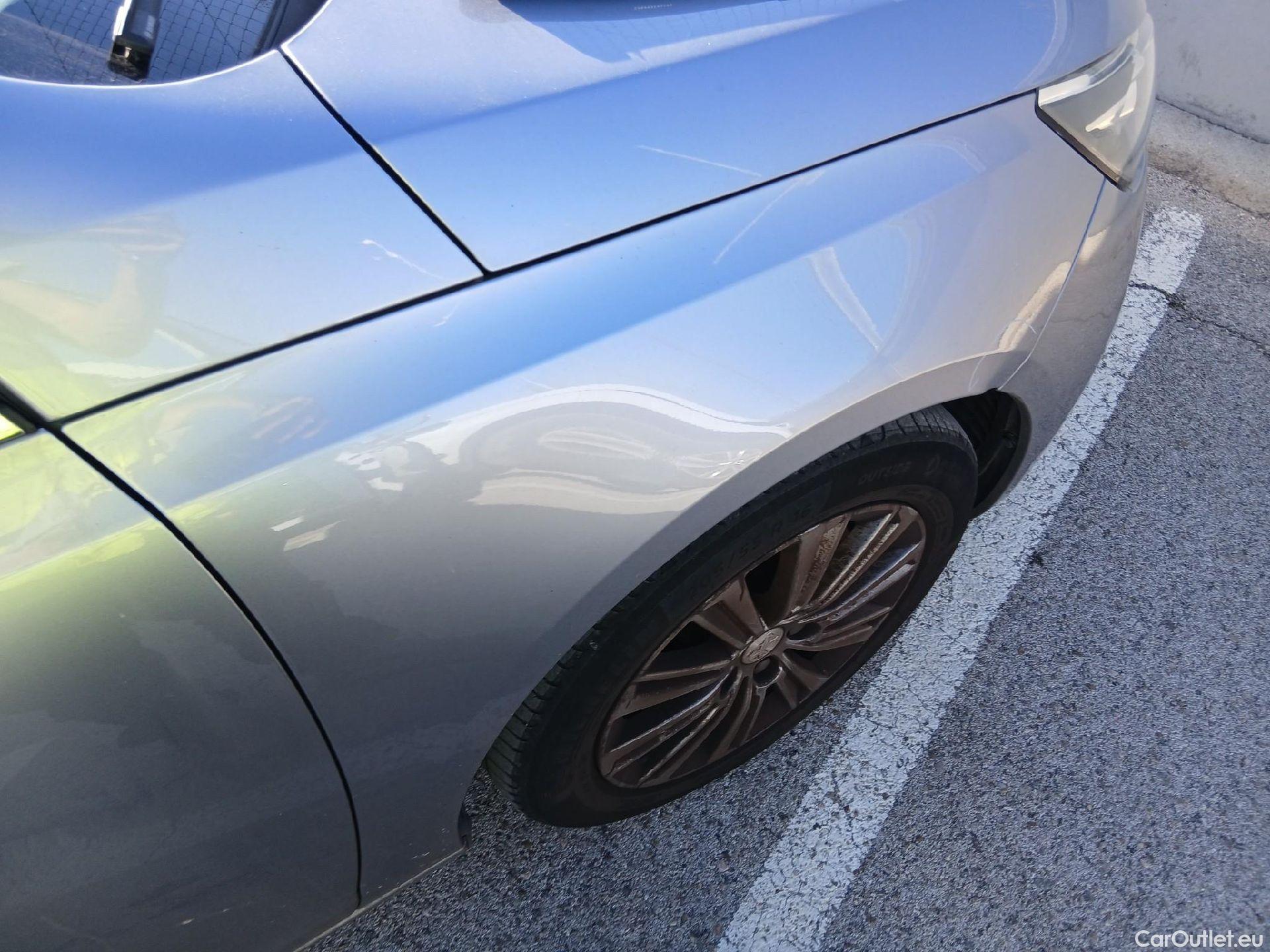  Peugeot  308 PEUGEOT  / 2017 / 5P / familiar SW Allure Pack PureTech 130 S&S #47