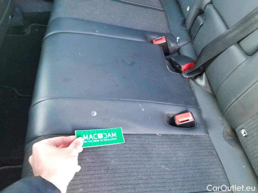  Peugeot  3008 PEUGEOT  / 2016 / 5P / todoterreno 1.5 BlueHDi 96kW S&S GT Line EAT8 #15