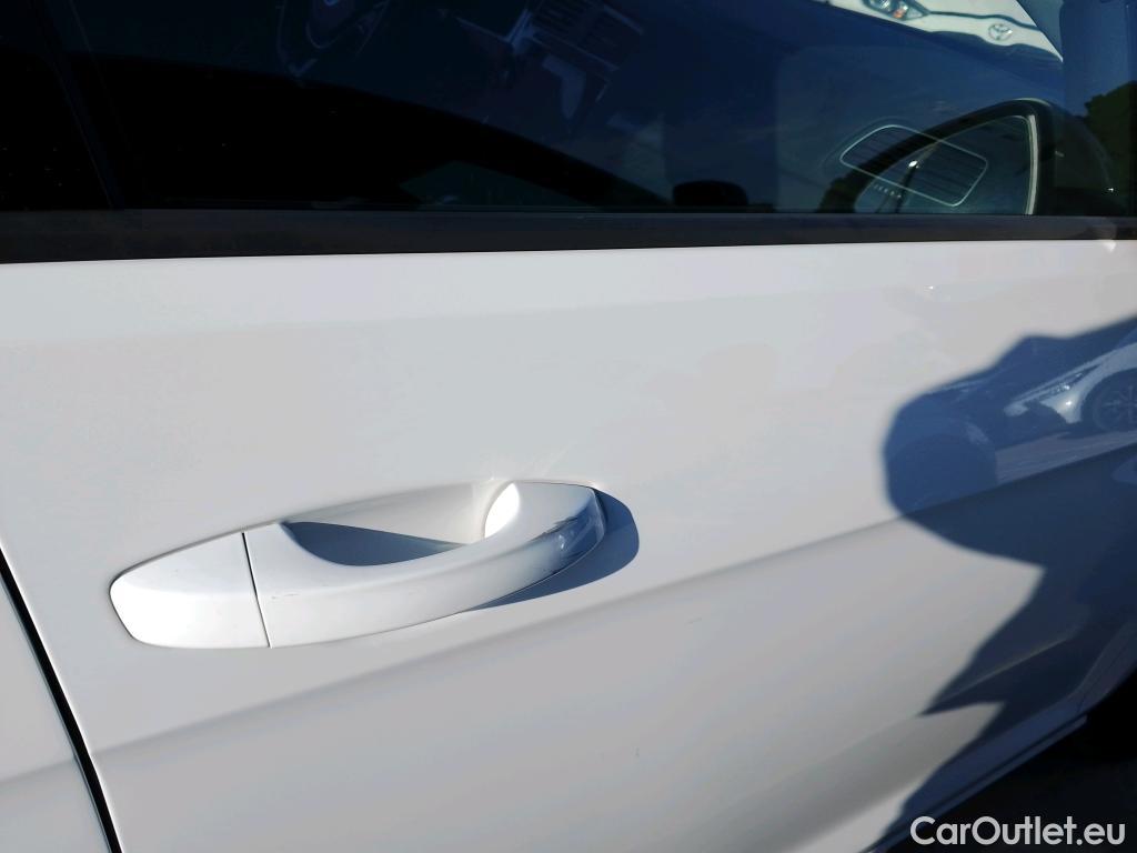  Volkswagen  Golf  VOLKSWAGEN / 2016 / 5P / berlina con portón e-ePower 110 kW (136CV) #12