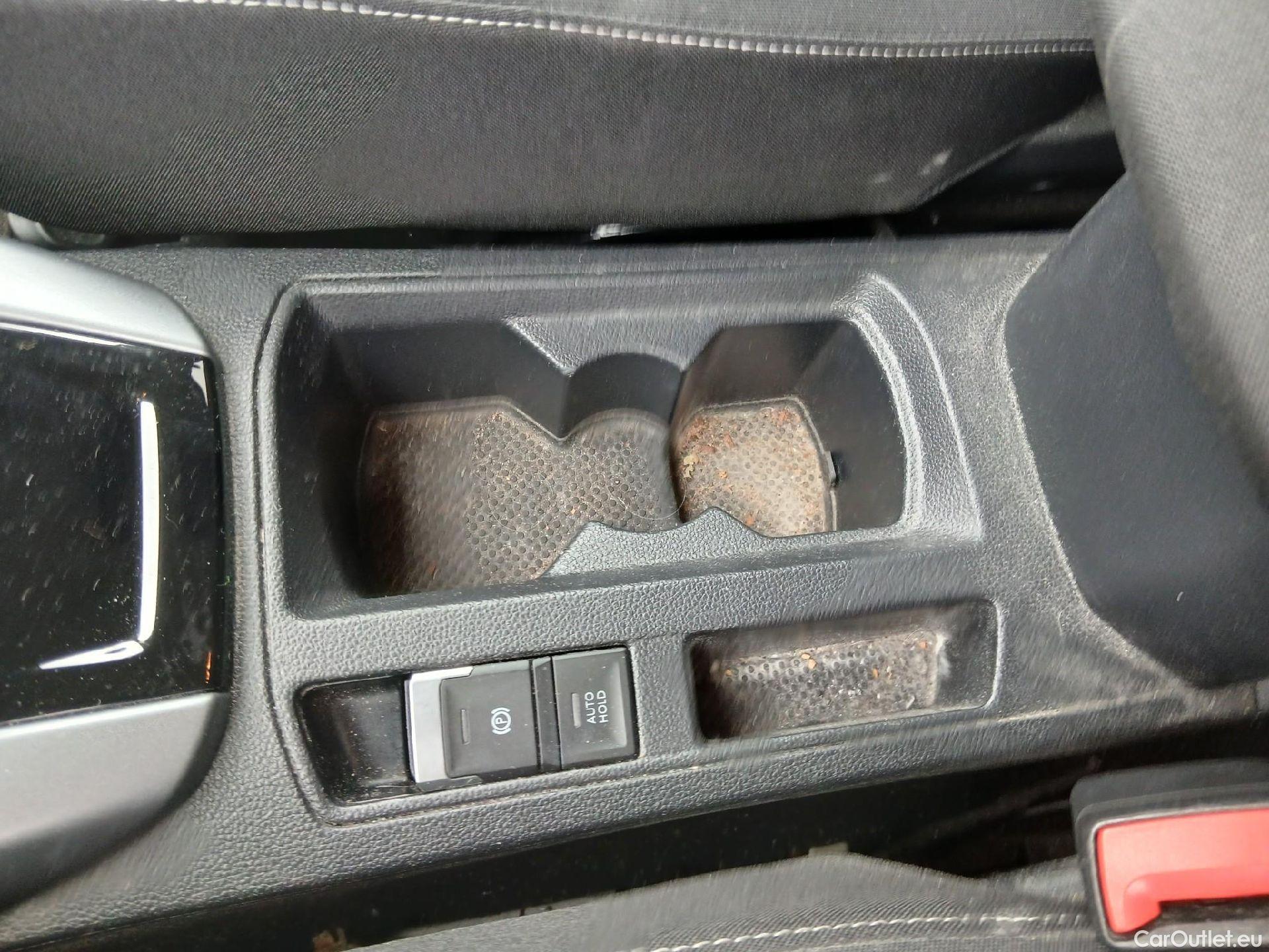  Volkswagen  T-ROC  Life 1.0 TSI 110CV MT6 E6d #17