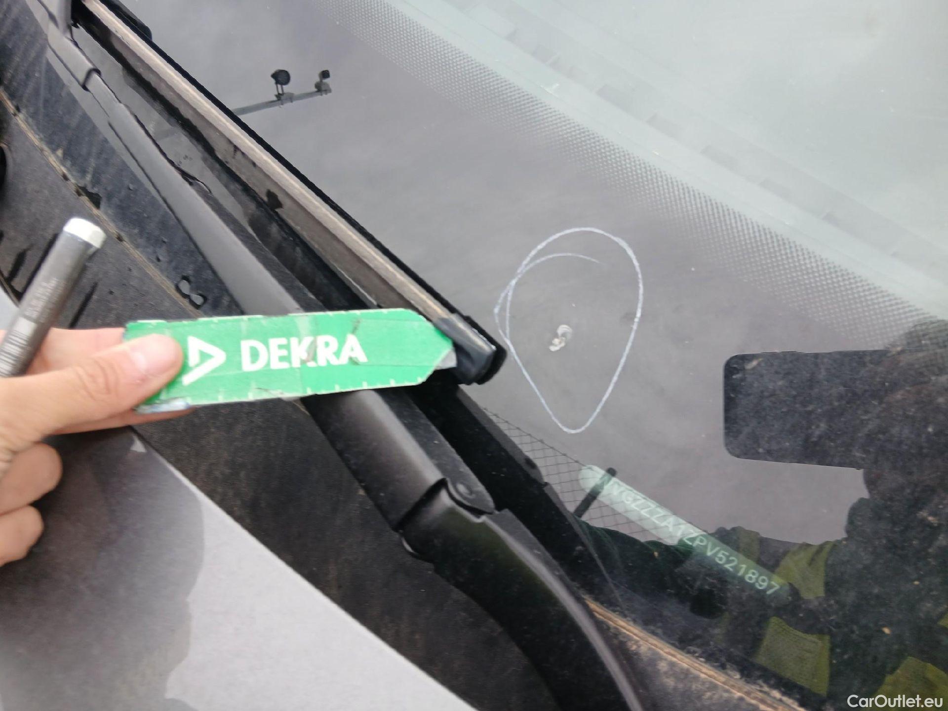  Volkswagen  T-ROC  Life 1.0 TSI 110CV MT6 E6d #4