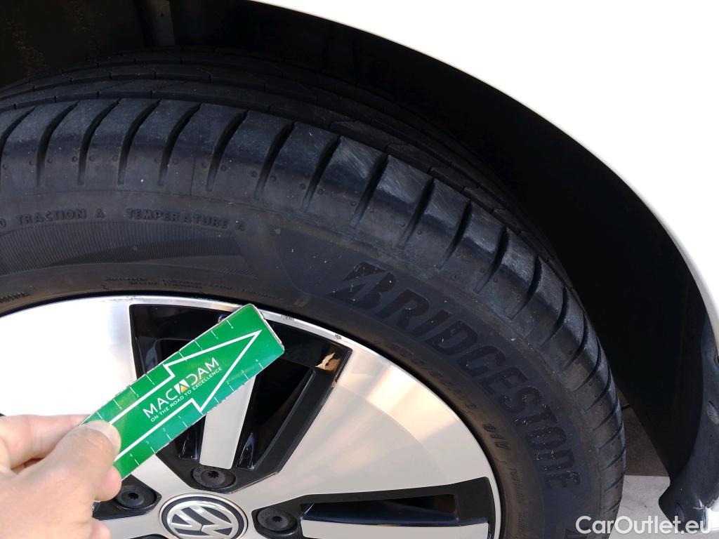  Volkswagen  Golf  VOLKSWAGEN / 2016 / 5P / berlina con portón e-ePower 110 kW (136CV) #15