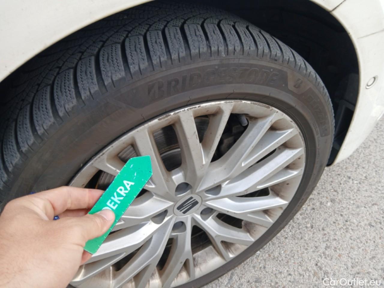  Seat  Leon SEAT Nuevo León / 2020 / 5P / familiar SP 1.4 e-Hybrid DSG S&S Xcellence Go L #31