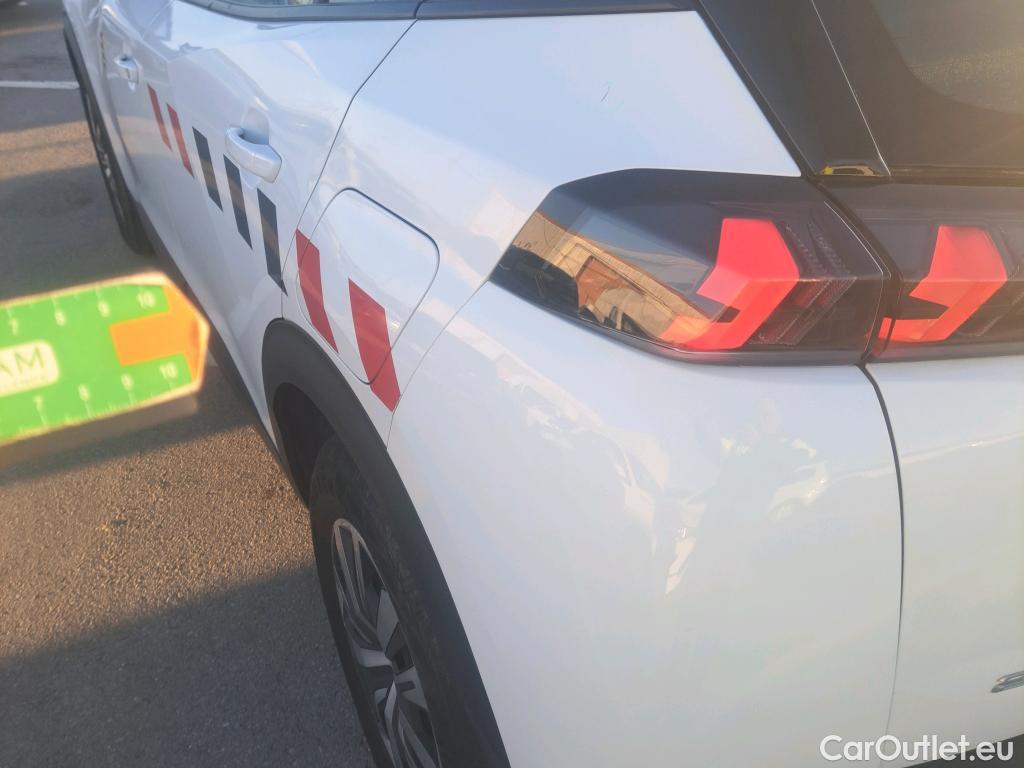  Peugeot  2008 PEUGEOT  / 2019 / 5P / todoterreno Active BlueHDI 81kW (110CV) #48