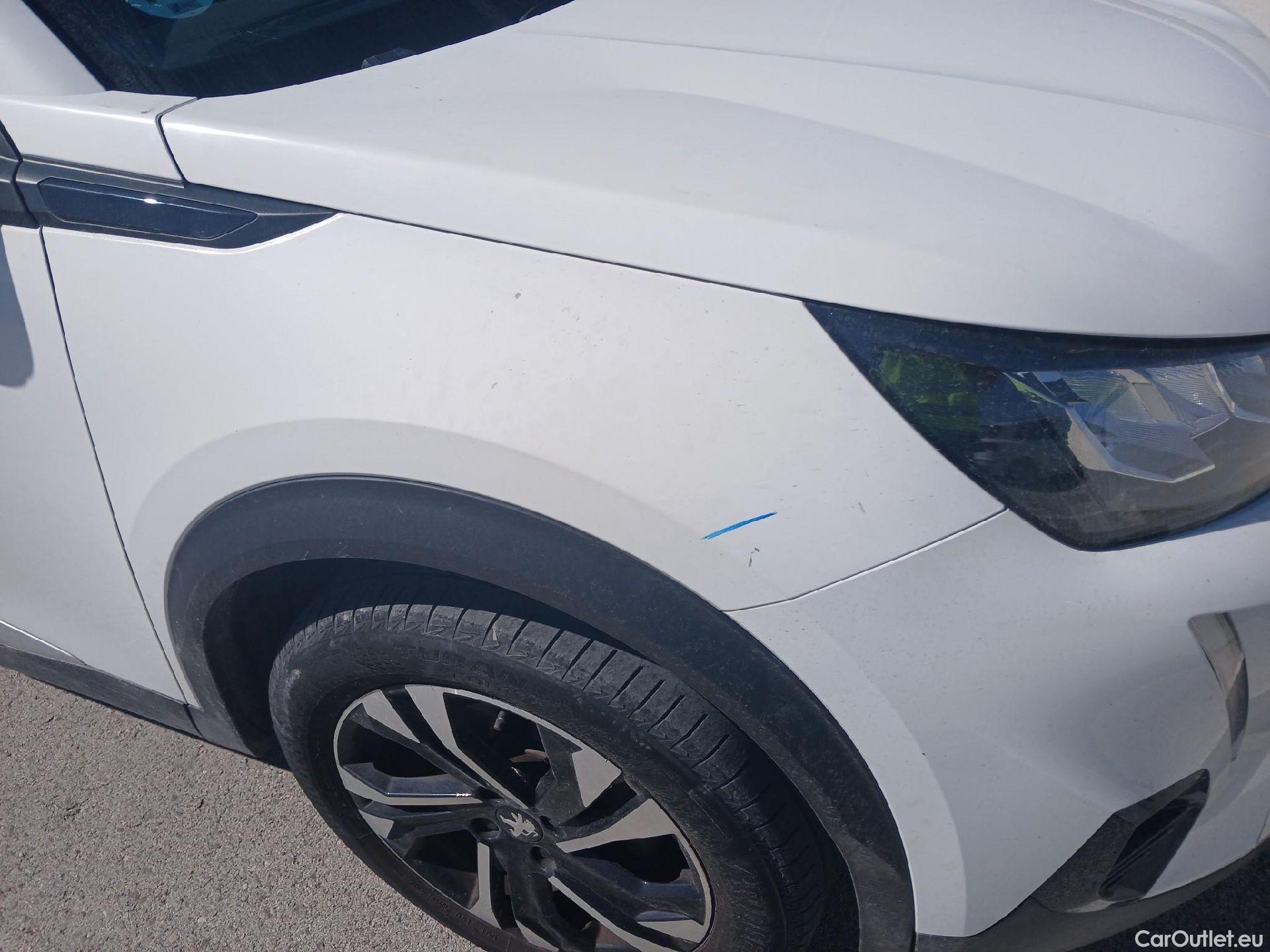  Peugeot  2008 PEUGEOT  / 2019 / 5P / todoterreno Allure BlueHDI 100 S&S BVM6 (AC) #37