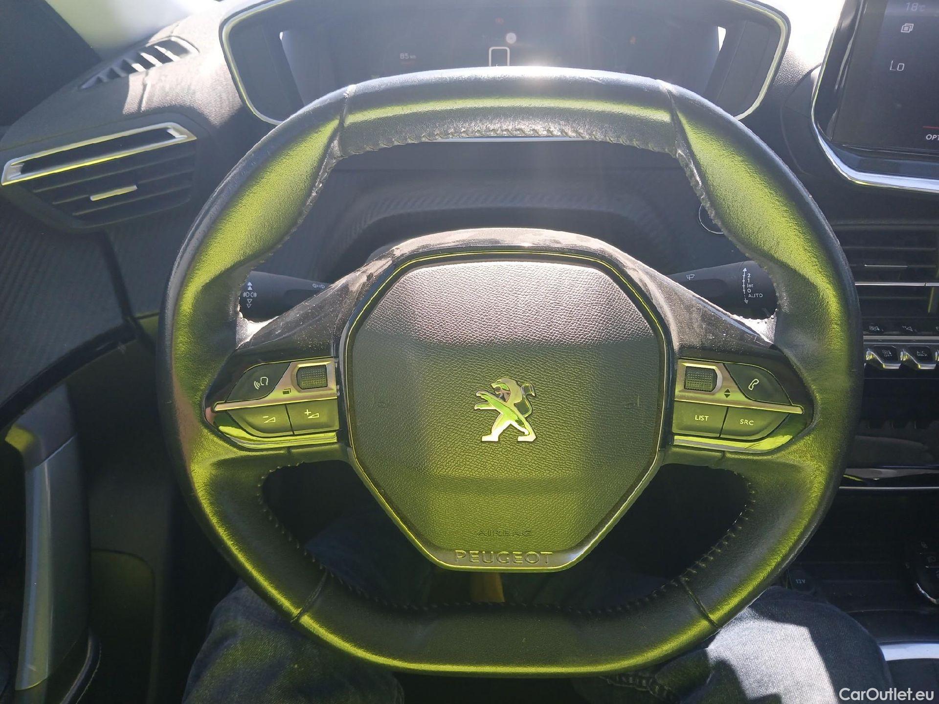  Peugeot  2008 PEUGEOT  / 2019 / 5P / todoterreno Allure BlueHDI 100 S&S BVM6 (AC) #9