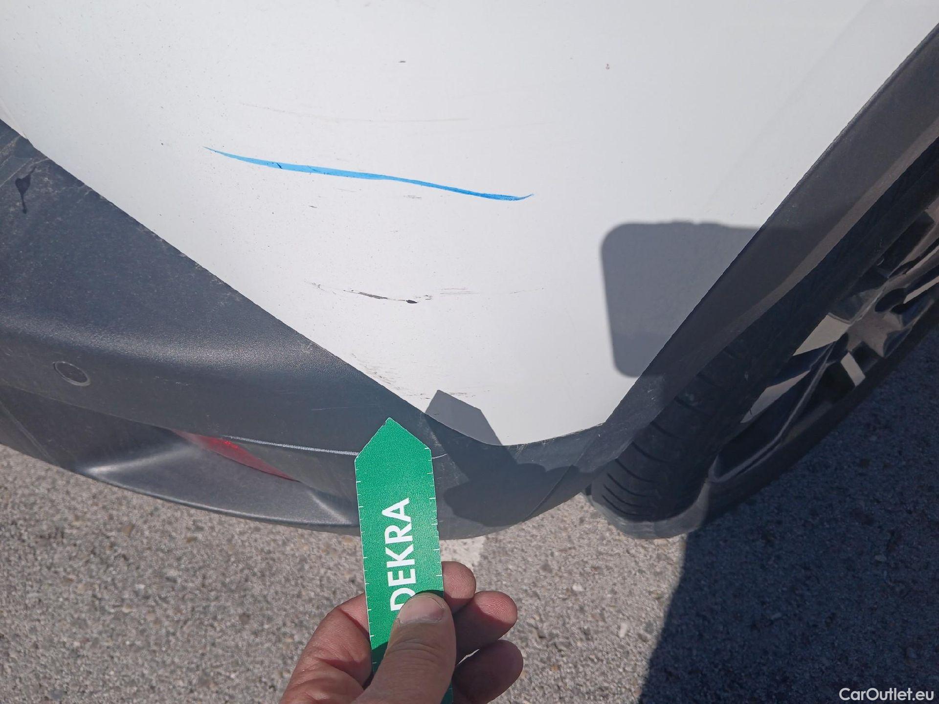  Peugeot  2008 PEUGEOT  / 2019 / 5P / todoterreno Allure BlueHDI 100 S&S BVM6 (AC) #33