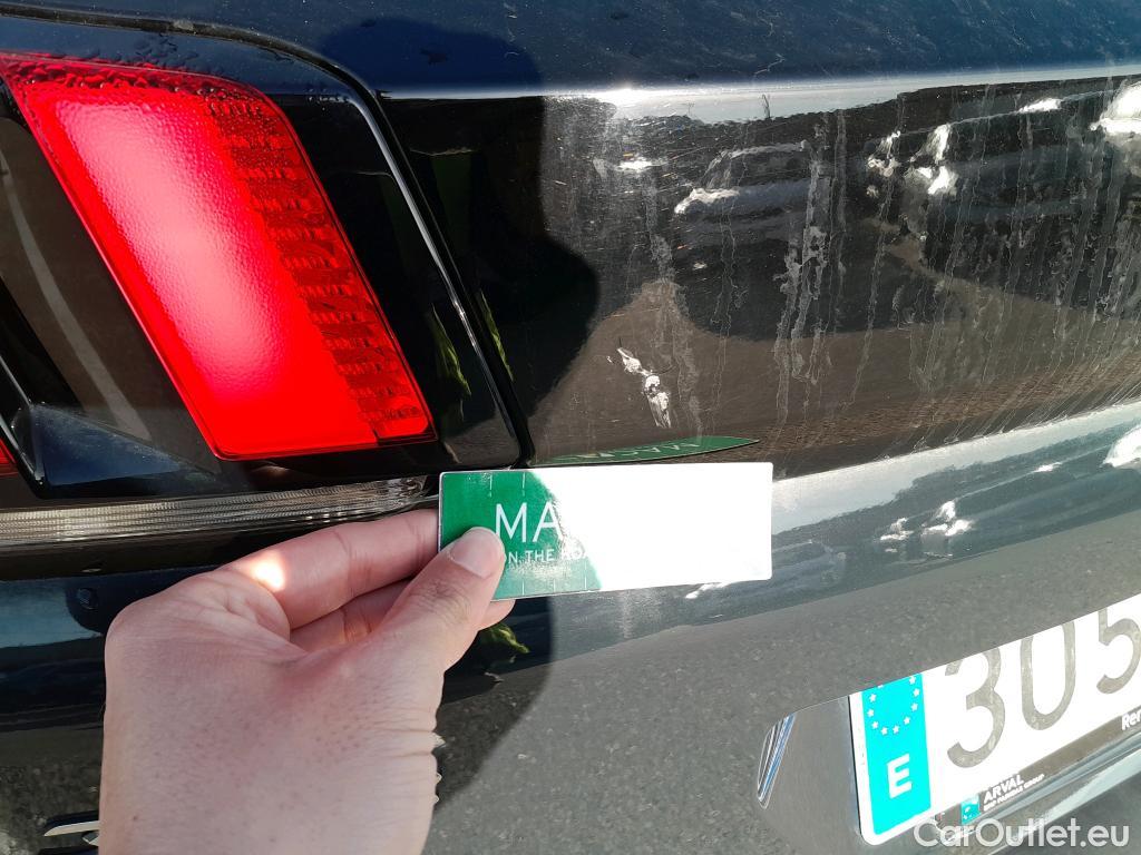  Peugeot  3008 PEUGEOT  / 2016 / 5P / todoterreno 1.5 BlueHDi 96kW S&S GT Line EAT8 #32