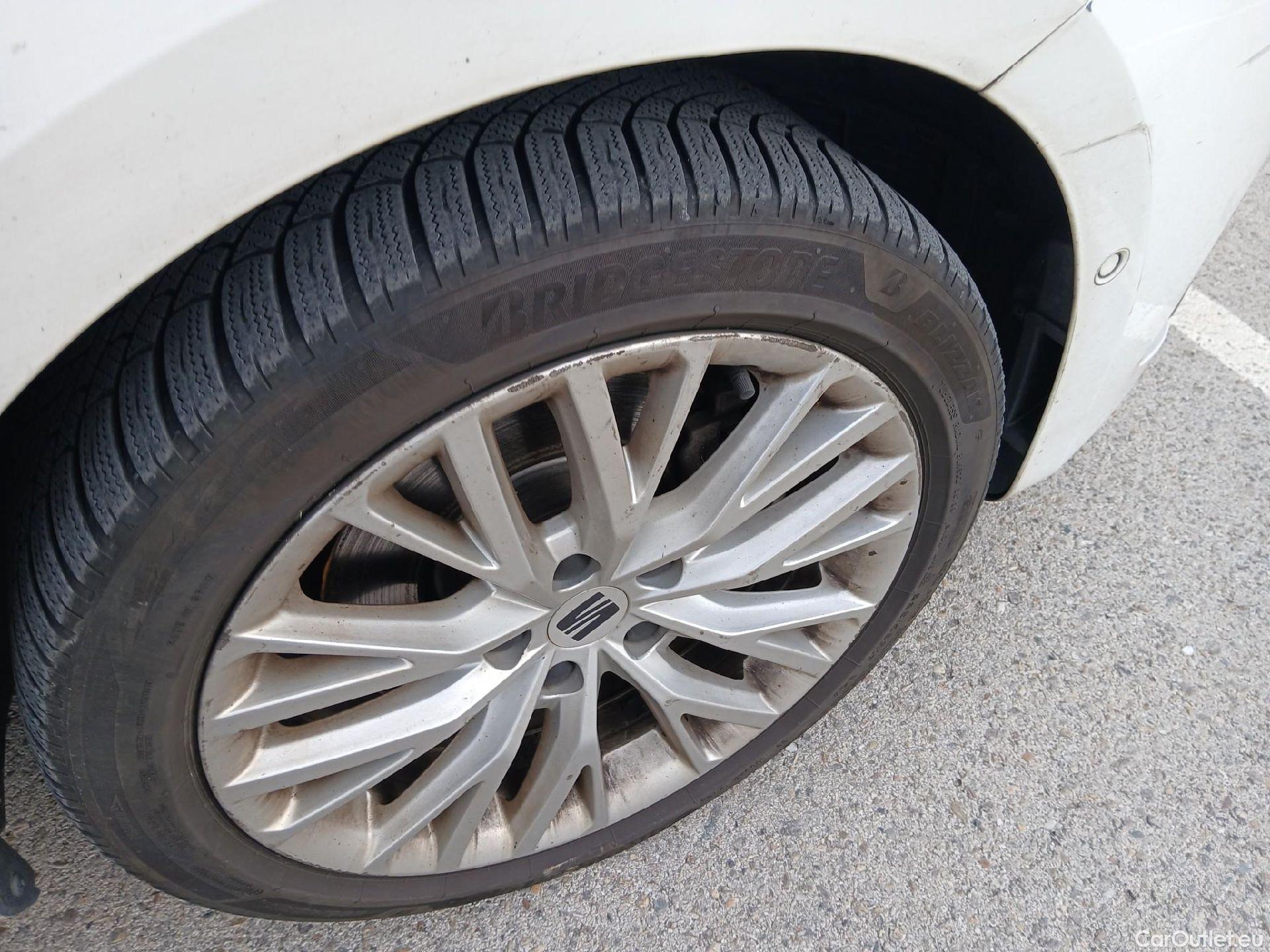  Seat  Leon SEAT Nuevo León / 2020 / 5P / familiar SP 1.4 e-Hybrid DSG S&S Xcellence Go L #30