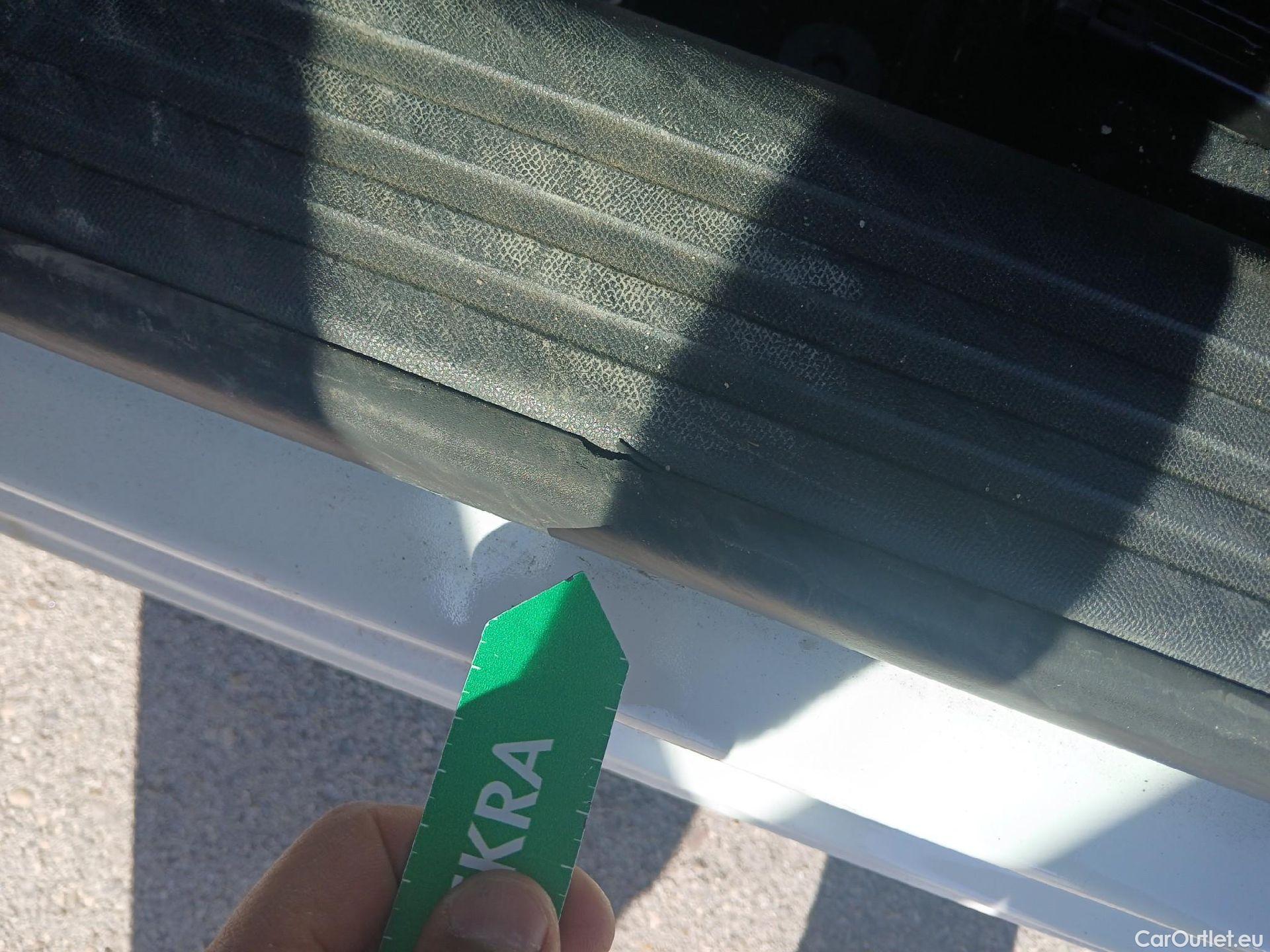  Peugeot  2008 PEUGEOT  / 2019 / 5P / todoterreno Allure BlueHDI 100 S&S BVM6 (AC) #11