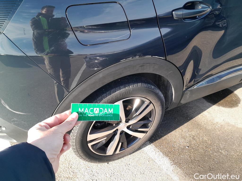  Peugeot  3008 PEUGEOT  / 2016 / 5P / todoterreno 1.5 BlueHDi 96kW S&S GT Line EAT8 #29