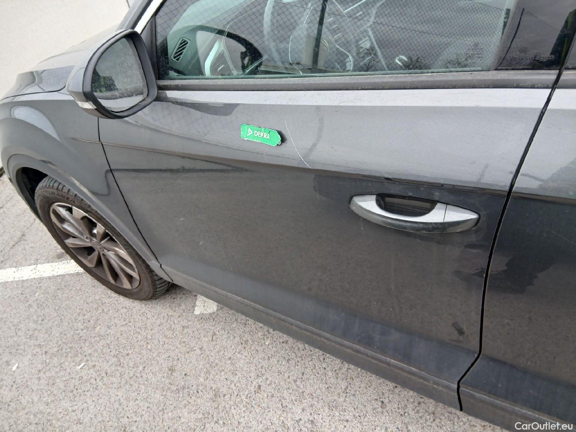  Volkswagen  T-ROC  Life 1.0 TSI 110CV MT6 E6d #15