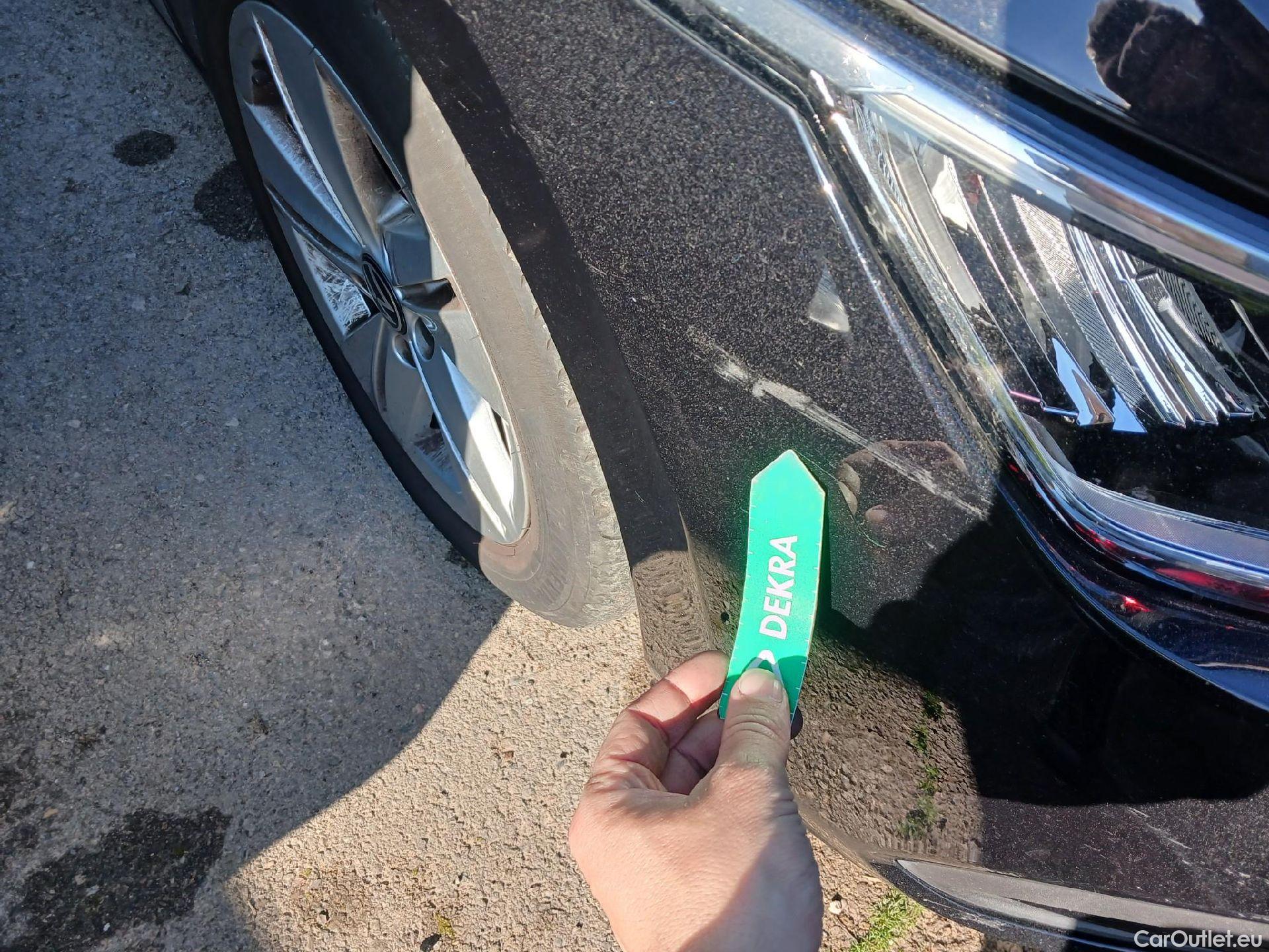  Volkswagen  Golf  VOLKSWAGEN / 2020 / 5P / berlina con portón Life 2.0 TDI 85kW (115CV) #2