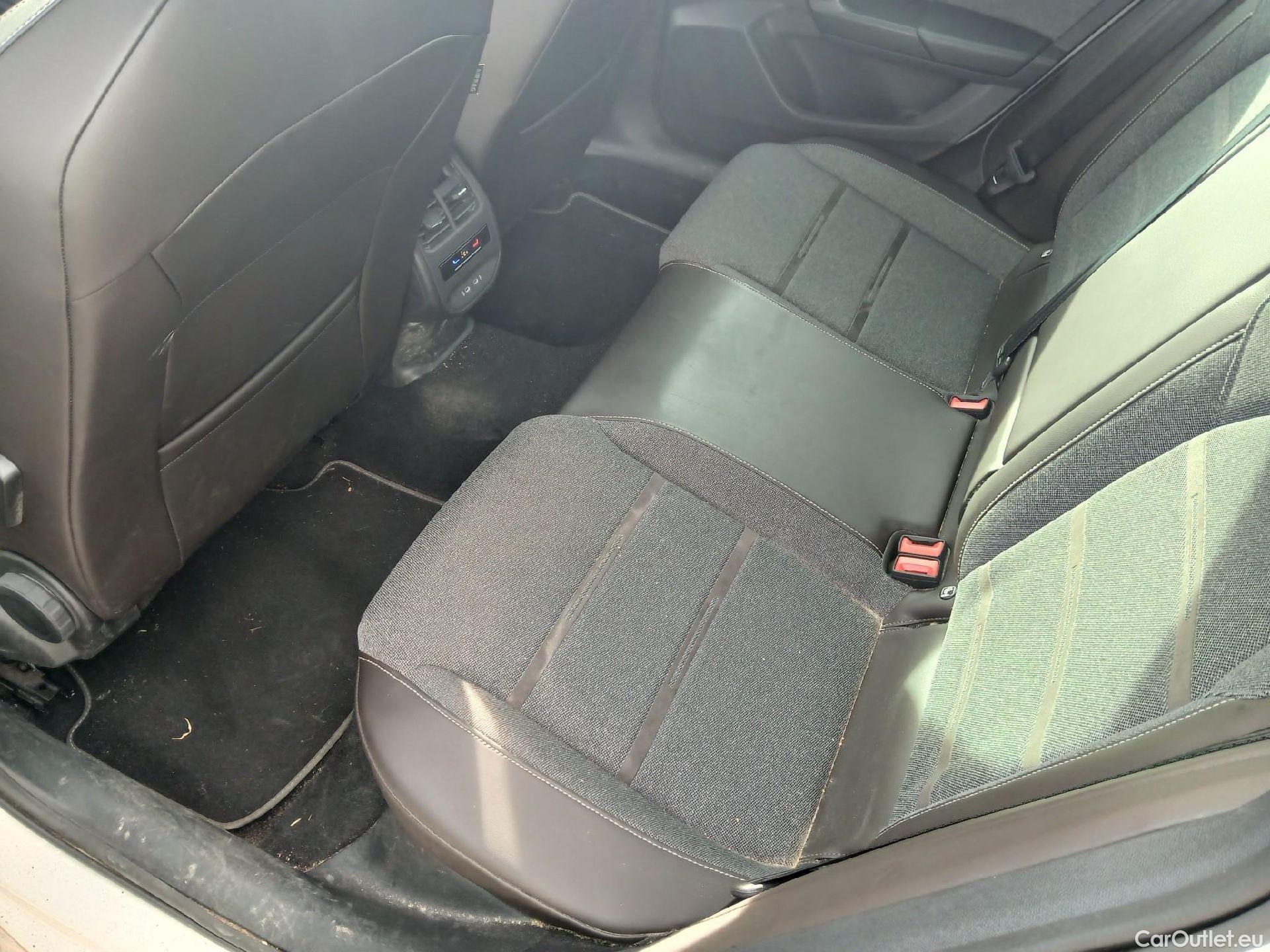  Seat  Leon SEAT Nuevo León / 2020 / 5P / familiar SP 1.4 e-Hybrid DSG S&S Xcellence Go L #3