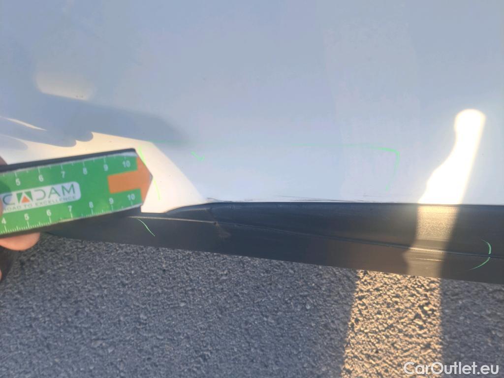  Peugeot  2008 PEUGEOT  / 2019 / 5P / todoterreno Active BlueHDI 81kW (110CV) #4