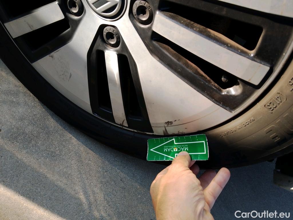  Volkswagen  Golf  VOLKSWAGEN / 2016 / 5P / berlina con portón e-ePower 110 kW (136CV) #2