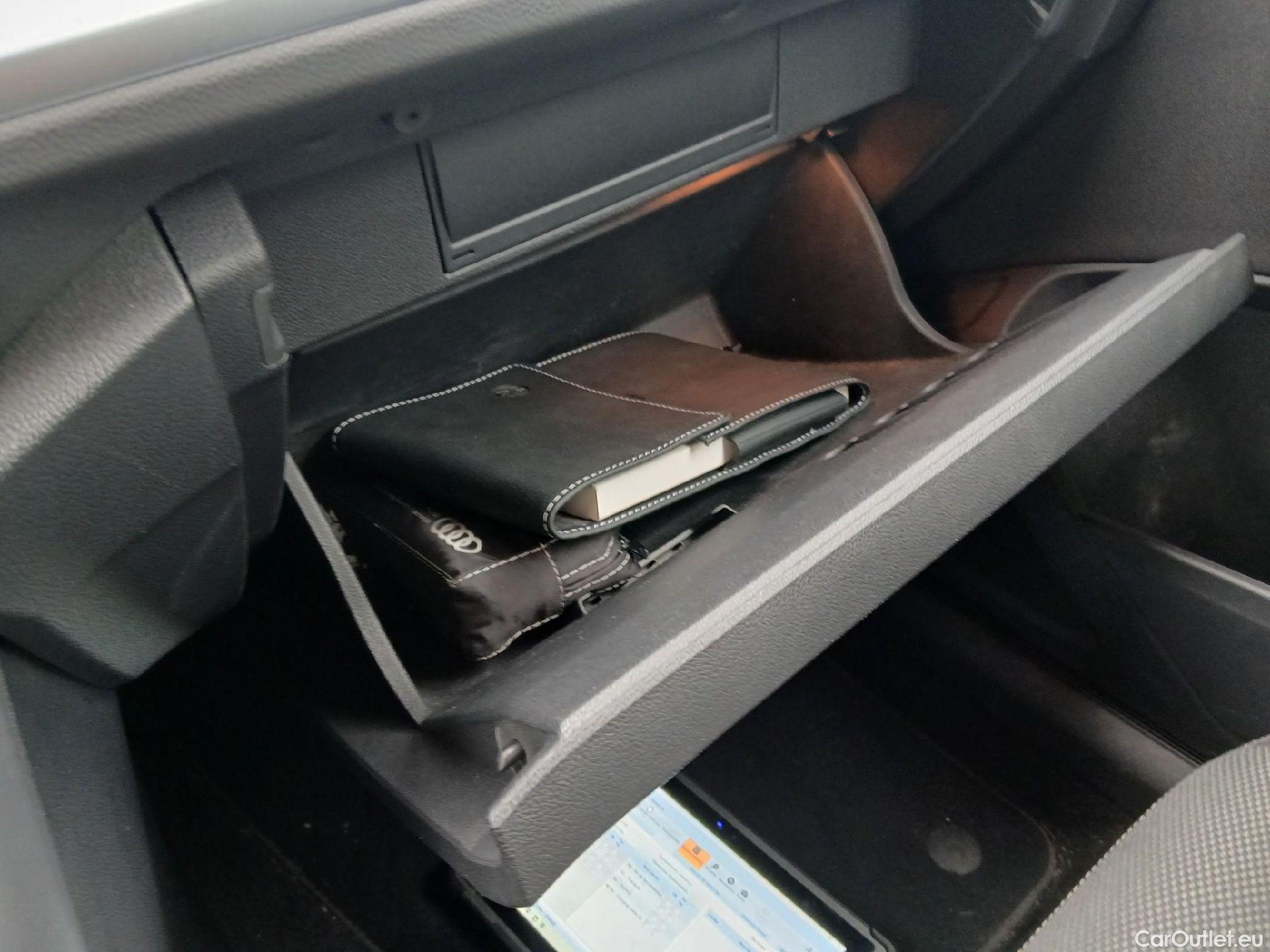  Volkswagen  T-ROC  Life 1.0 TSI 110CV MT6 E6d #2