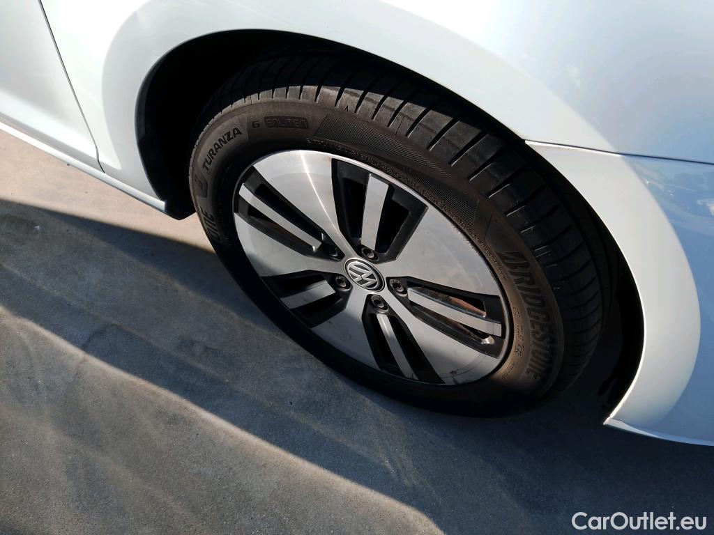  Volkswagen  Golf  VOLKSWAGEN / 2016 / 5P / berlina con portón e-ePower 110 kW (136CV) #1