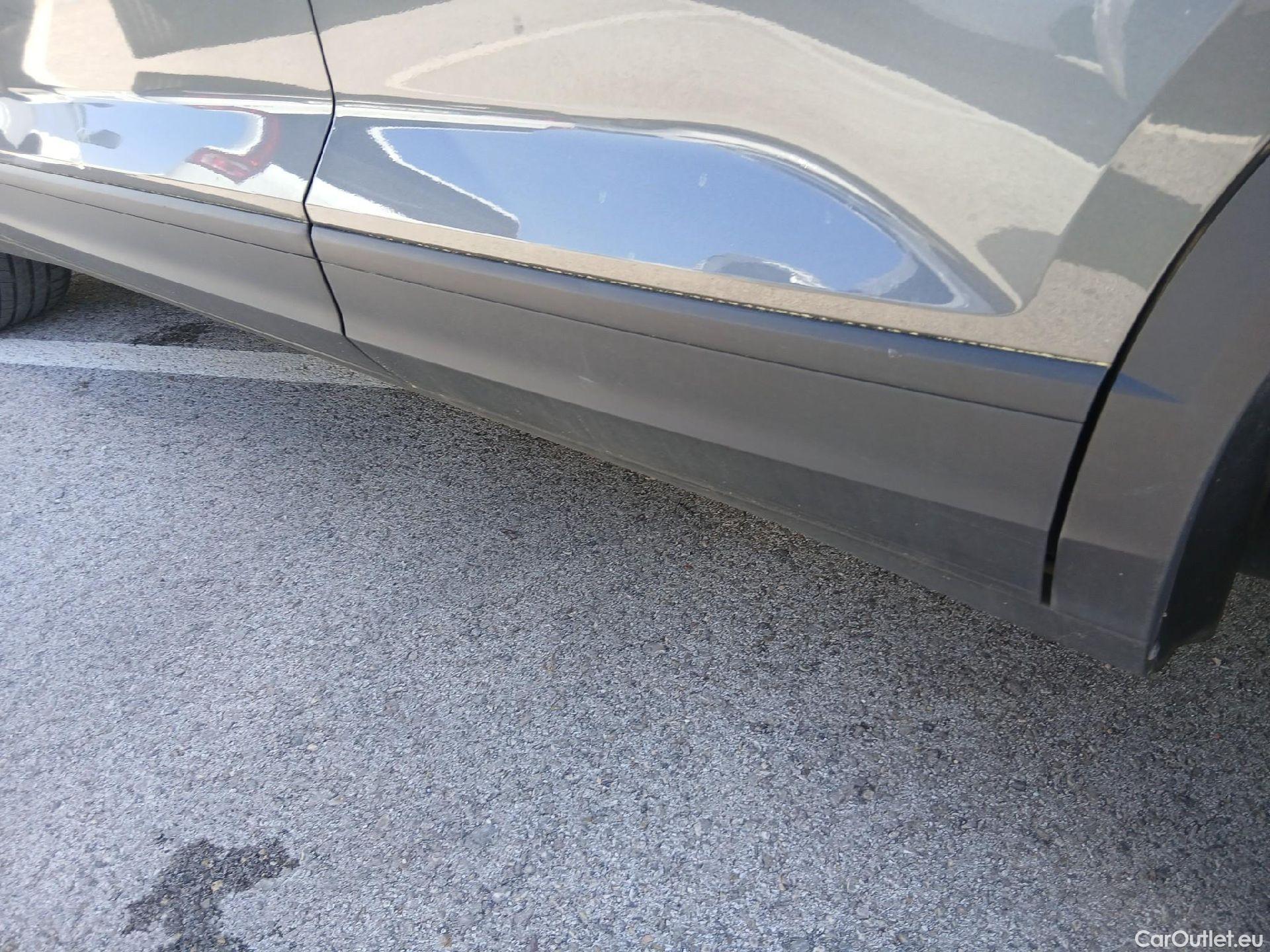  Volkswagen  T-ROC  Advance 2.0 TDI 115CV MT6 E6d #24