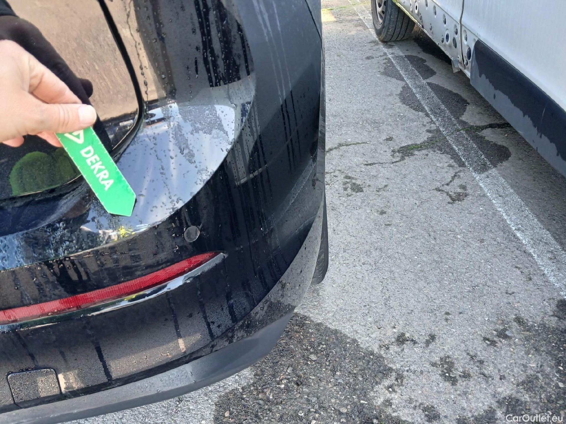  Volkswagen  Golf  VOLKSWAGEN / 2020 / 5P / berlina con portón Life 2.0 TDI 85kW (115CV) #11