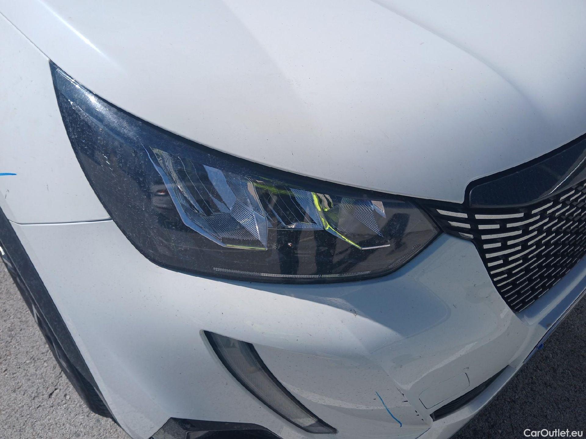  Peugeot  2008 PEUGEOT  / 2019 / 5P / todoterreno Allure BlueHDI 100 S&S BVM6 (AC) #20