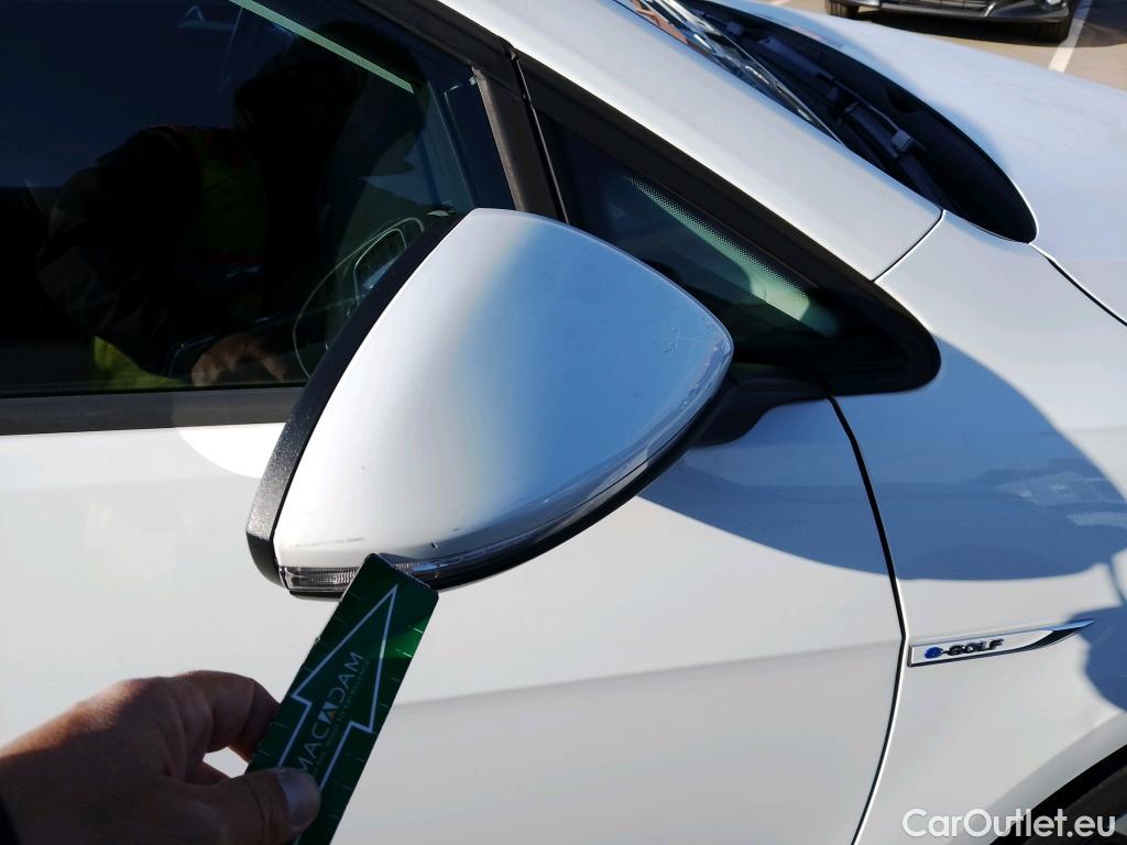  Volkswagen  Golf  VOLKSWAGEN / 2016 / 5P / berlina con portón e-ePower 110 kW (136CV) #16