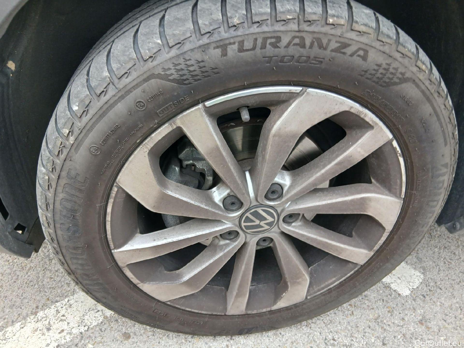  Volkswagen  T-ROC  Life 1.0 TSI 110CV MT6 E6d #13