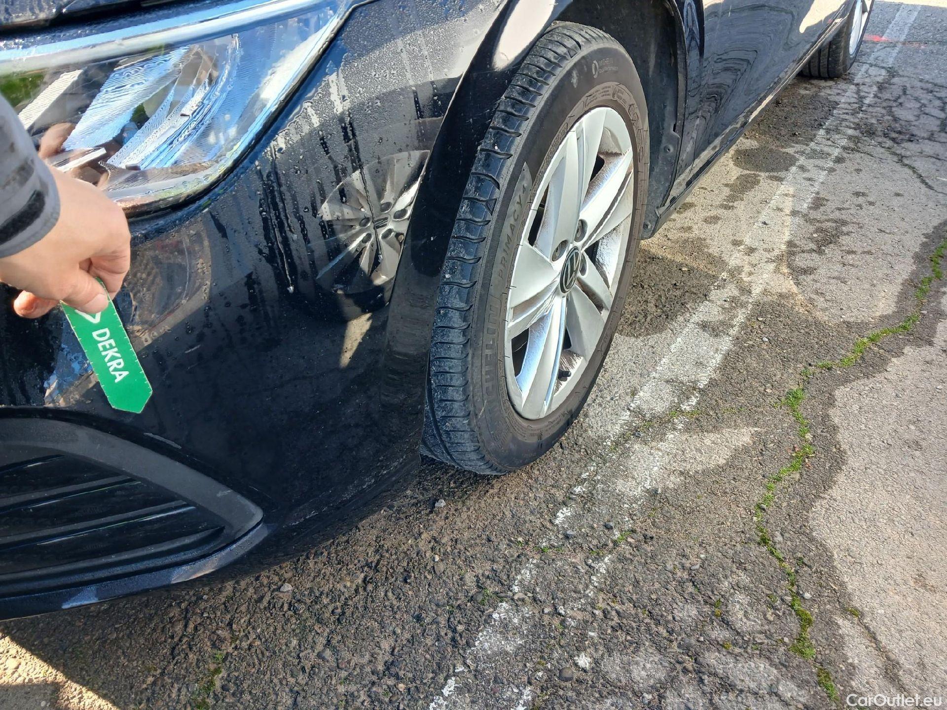  Volkswagen  Golf  VOLKSWAGEN / 2020 / 5P / berlina con portón Life 2.0 TDI 85kW (115CV) #1