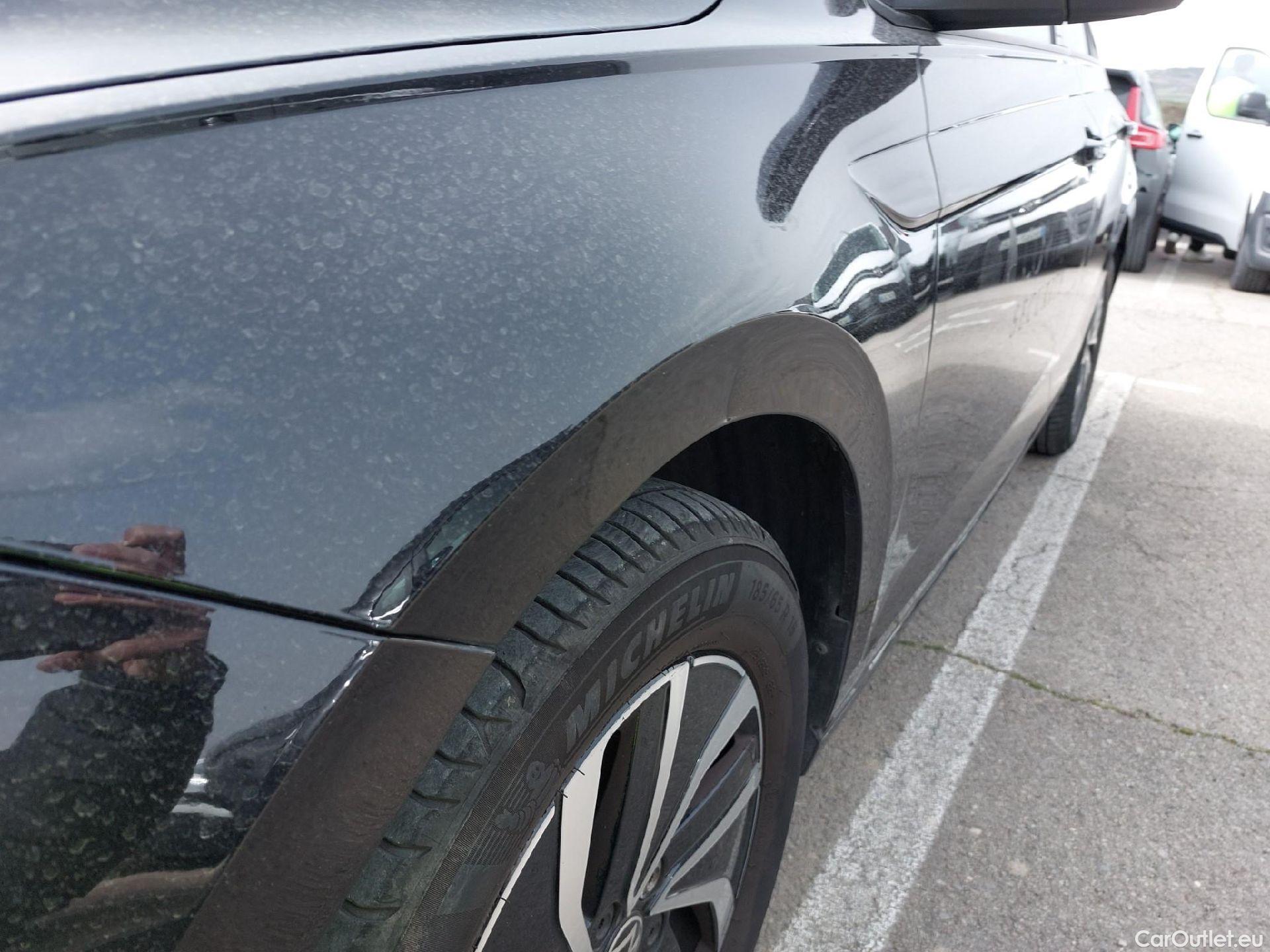  Volkswagen  Polo VOLKSWAGEN  / 2021 / 5P / berlina con portón Life 1.0 TSI 70kW (95CV) #8