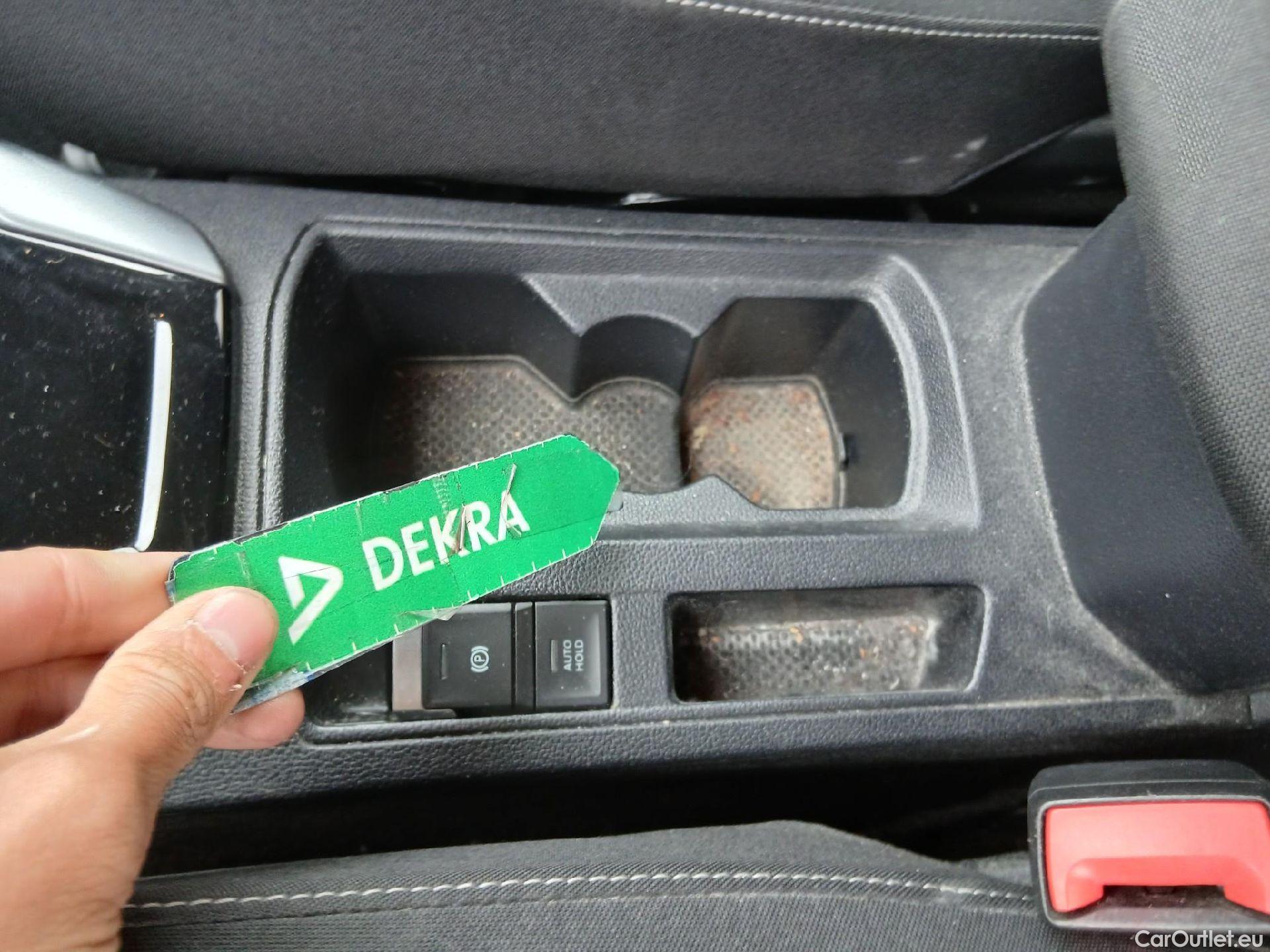  Volkswagen  T-ROC  Life 1.0 TSI 110CV MT6 E6d #18