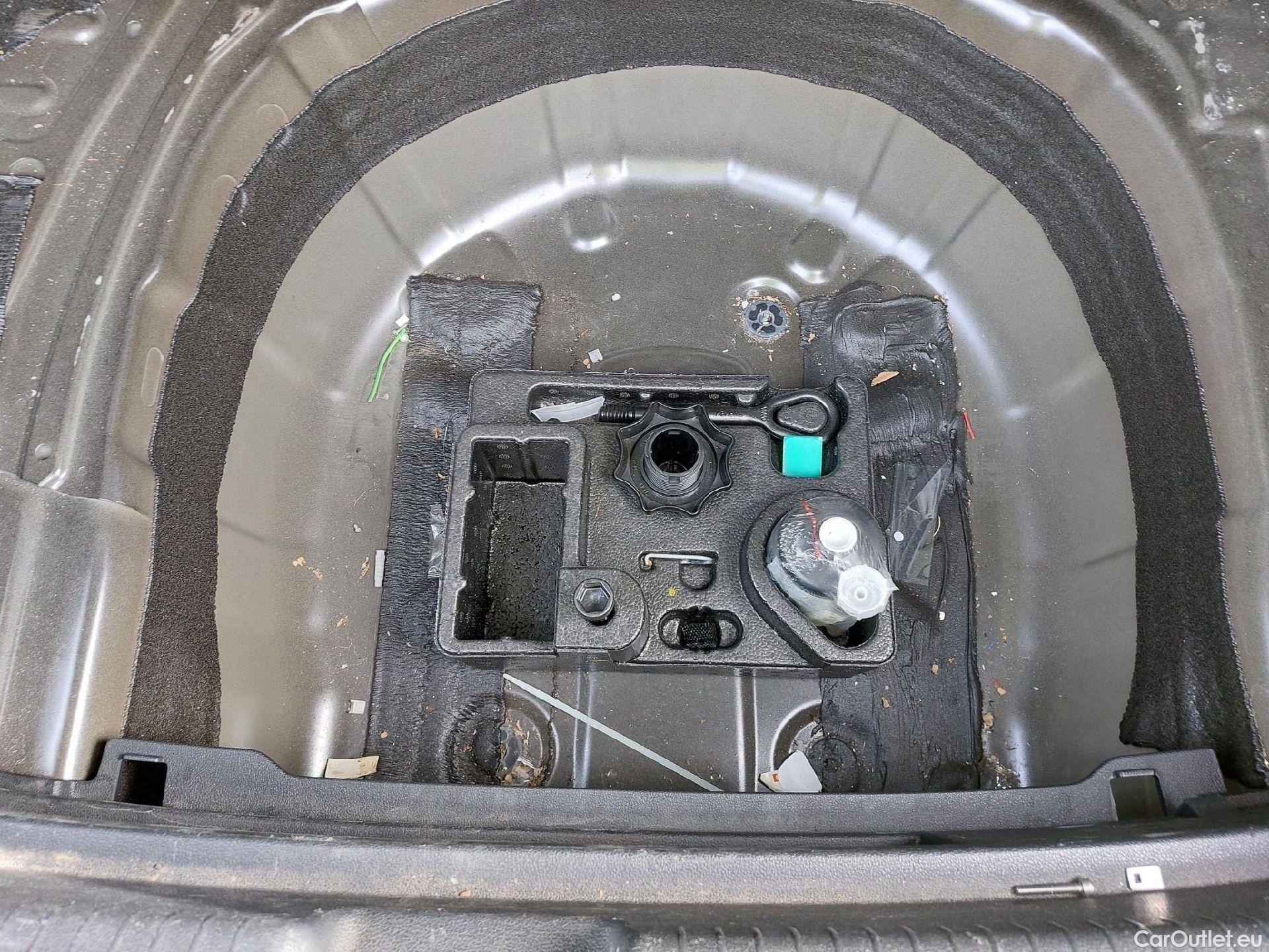  Volkswagen  Polo VOLKSWAGEN  / 2021 / 5P / berlina con portón Life 1.0 TSI 70kW (95CV) #3