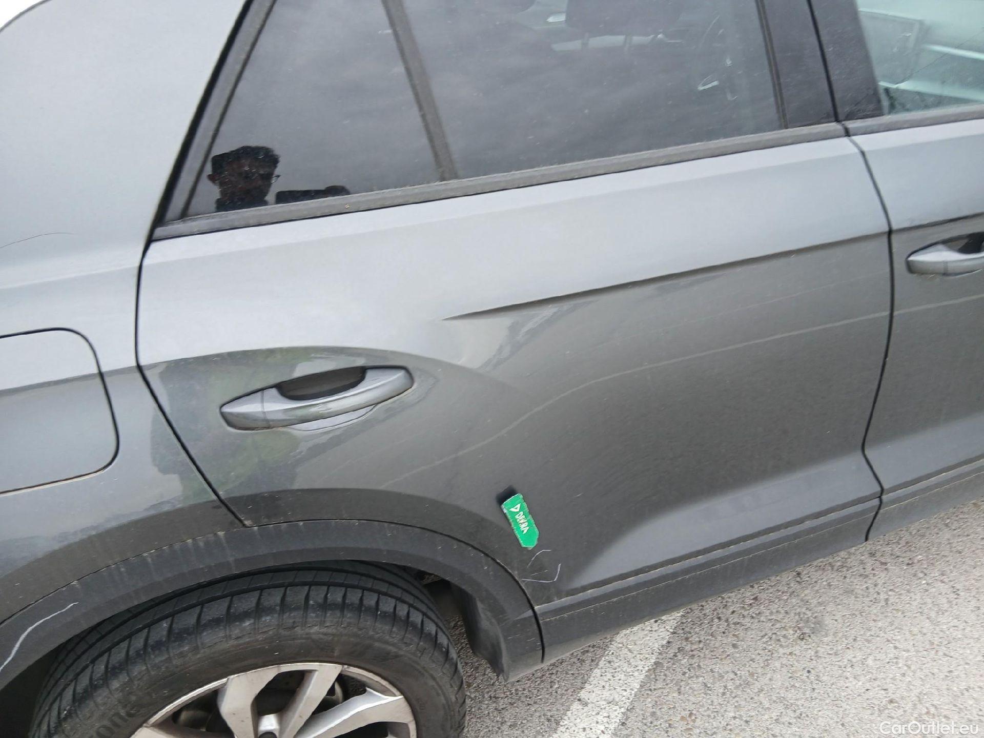  Volkswagen  T-ROC  Life 1.0 TSI 110CV MT6 E6d #42