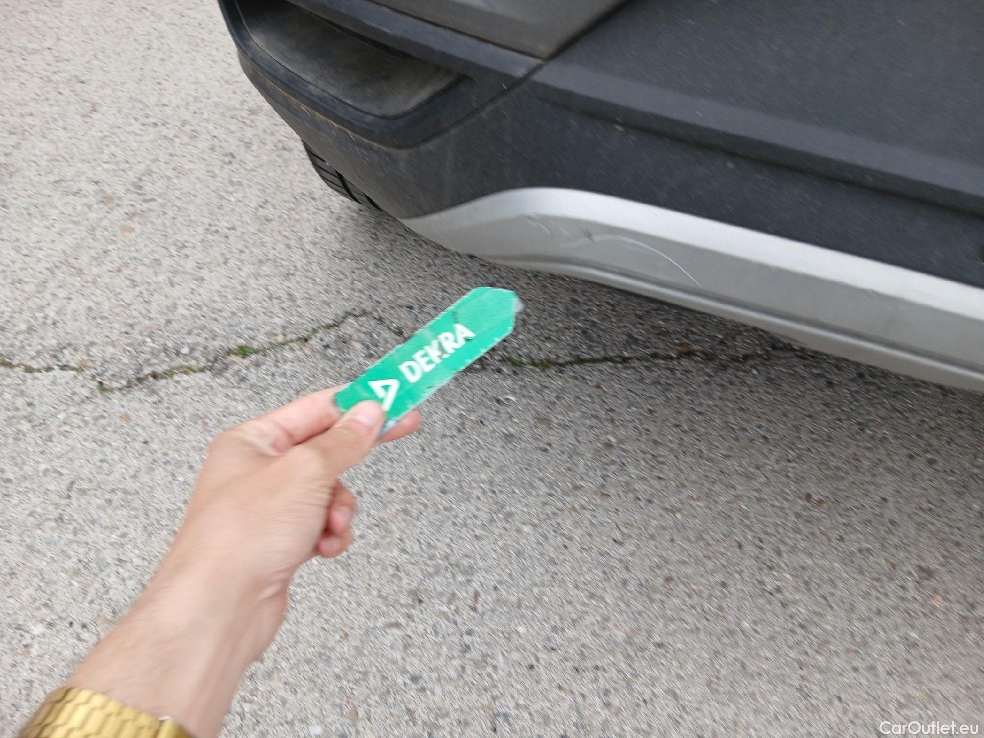  Volkswagen  T-ROC  Life 1.0 TSI 110CV MT6 E6d #37