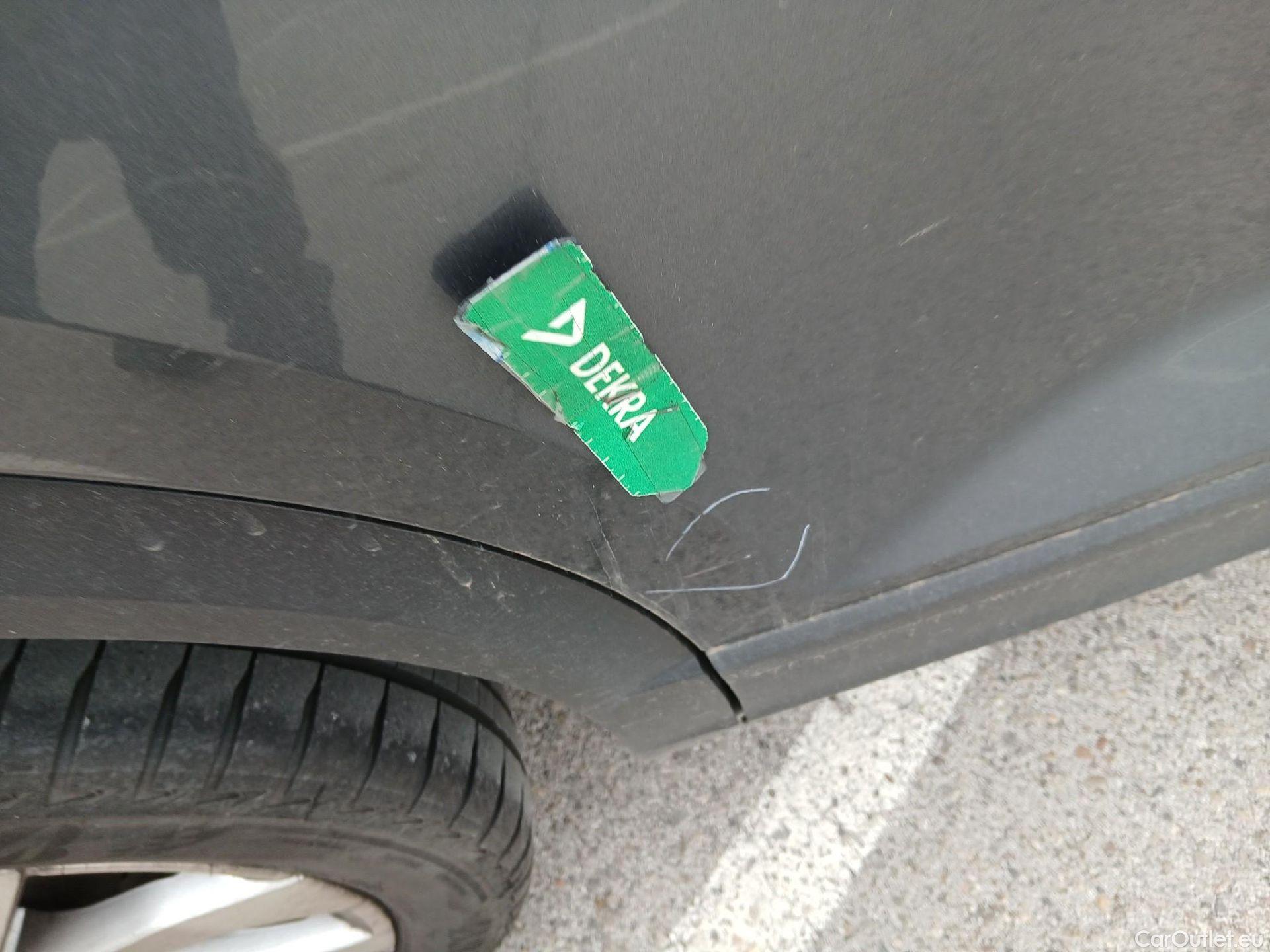  Volkswagen  T-ROC  Life 1.0 TSI 110CV MT6 E6d #43