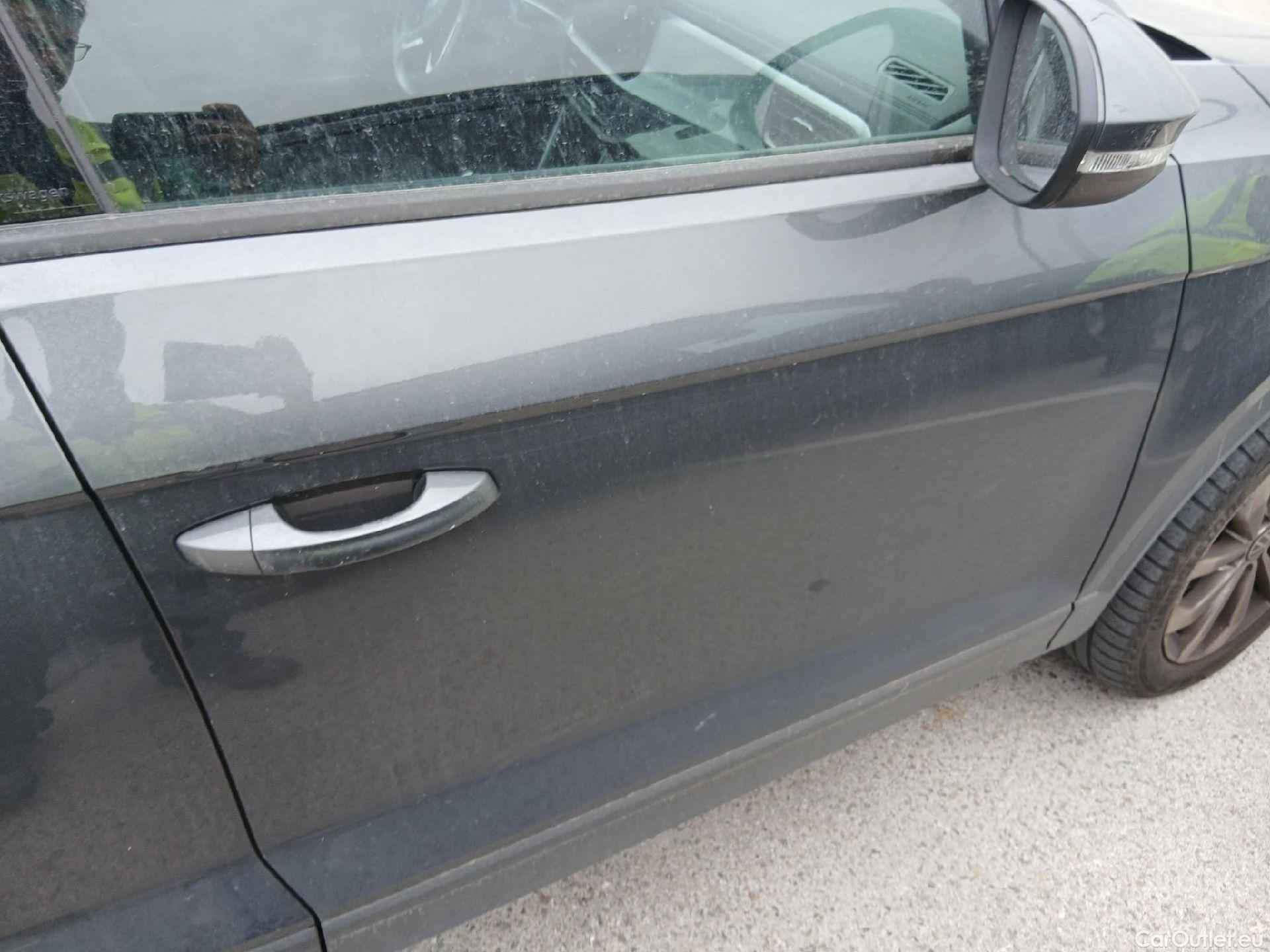  Volkswagen  T-ROC  Life 1.0 TSI 110CV MT6 E6d #44