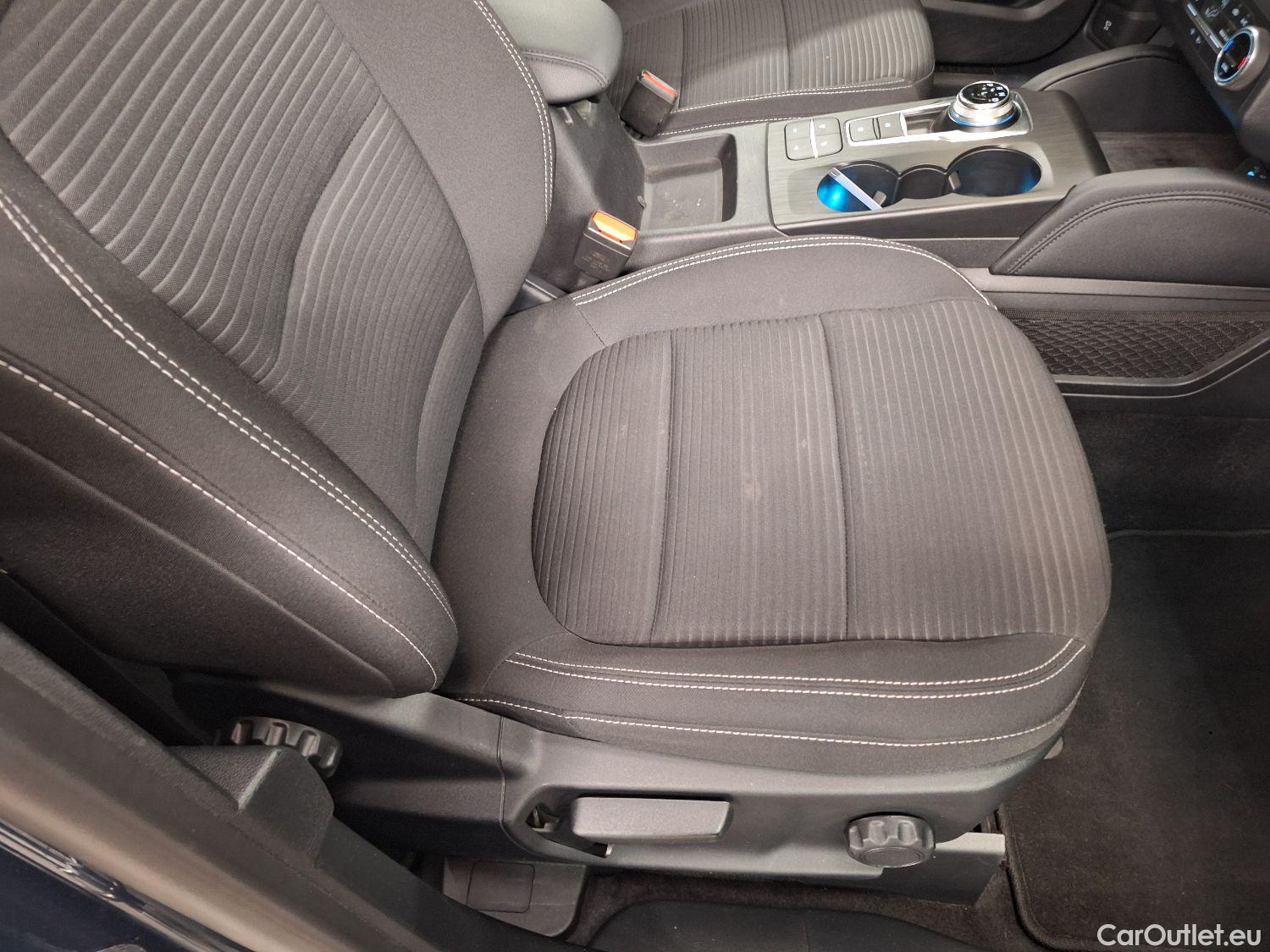  Ford  Kuga Ford,  '19, Ford  2.5i PHEV Aut. 165kW Titanium 5d #14