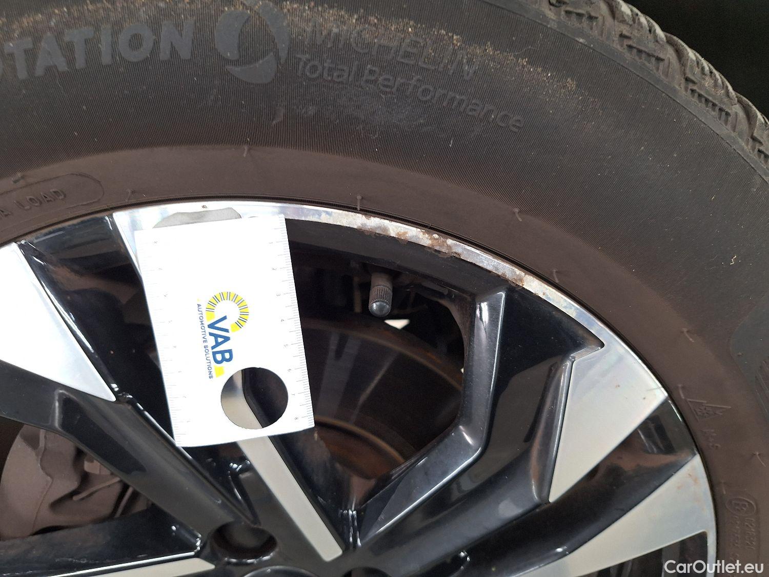  Peugeot  2008 Peugeot,  '19, Peugeot  1.5 BlueHDi 96kW S&S EAT8 Allure 5d #19