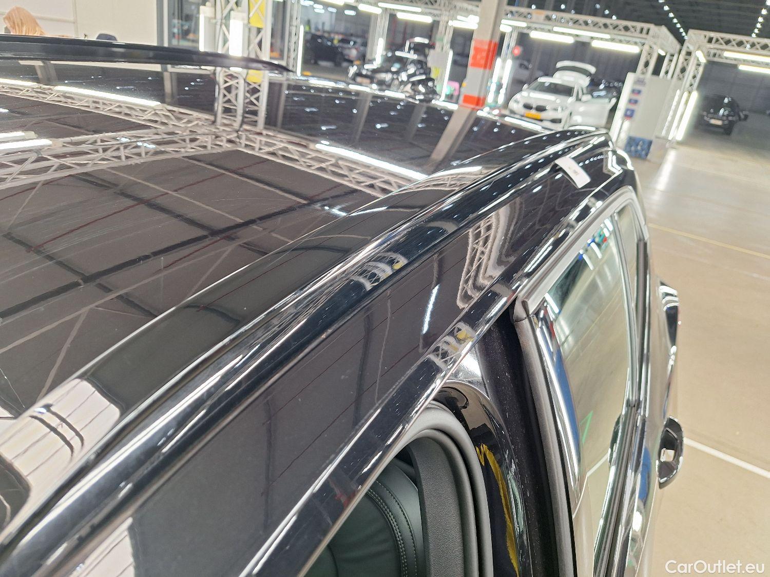  Volvo  XC 40 Volvo, XC40 '17, Volvo XC40 T3 Geartronic R-Design 5d #71