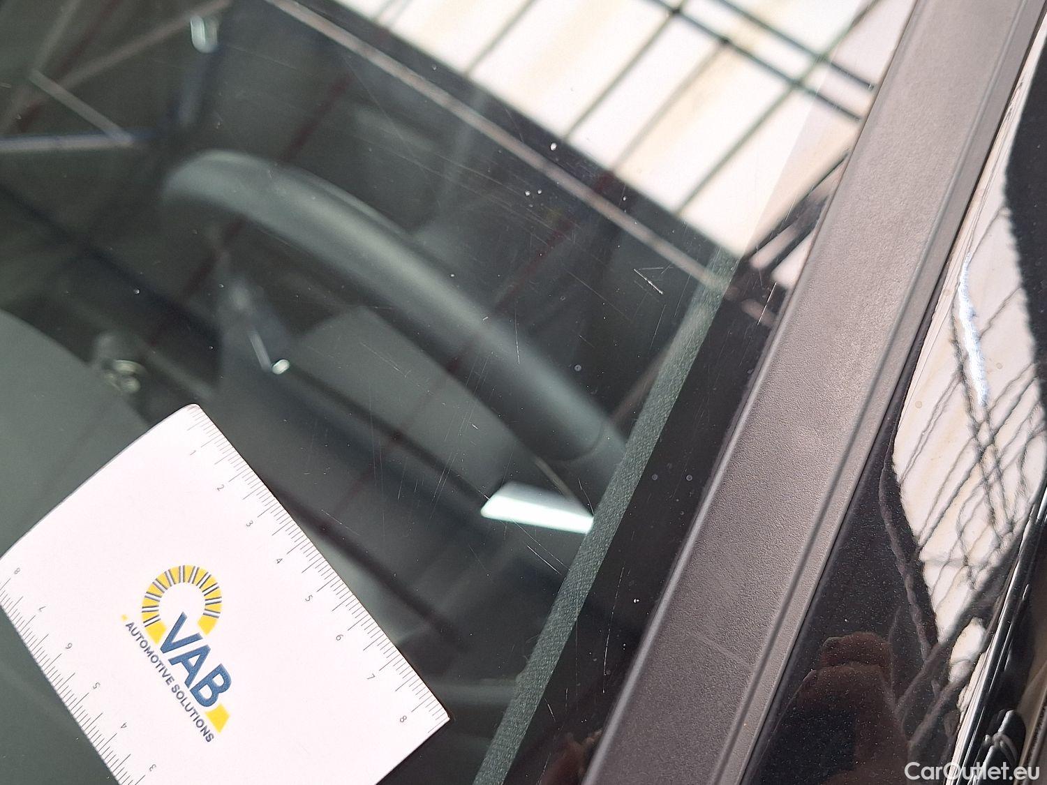  Volvo  XC 40 Volvo, XC40 '17, Volvo XC40 T3 Geartronic R-Design 5d #85