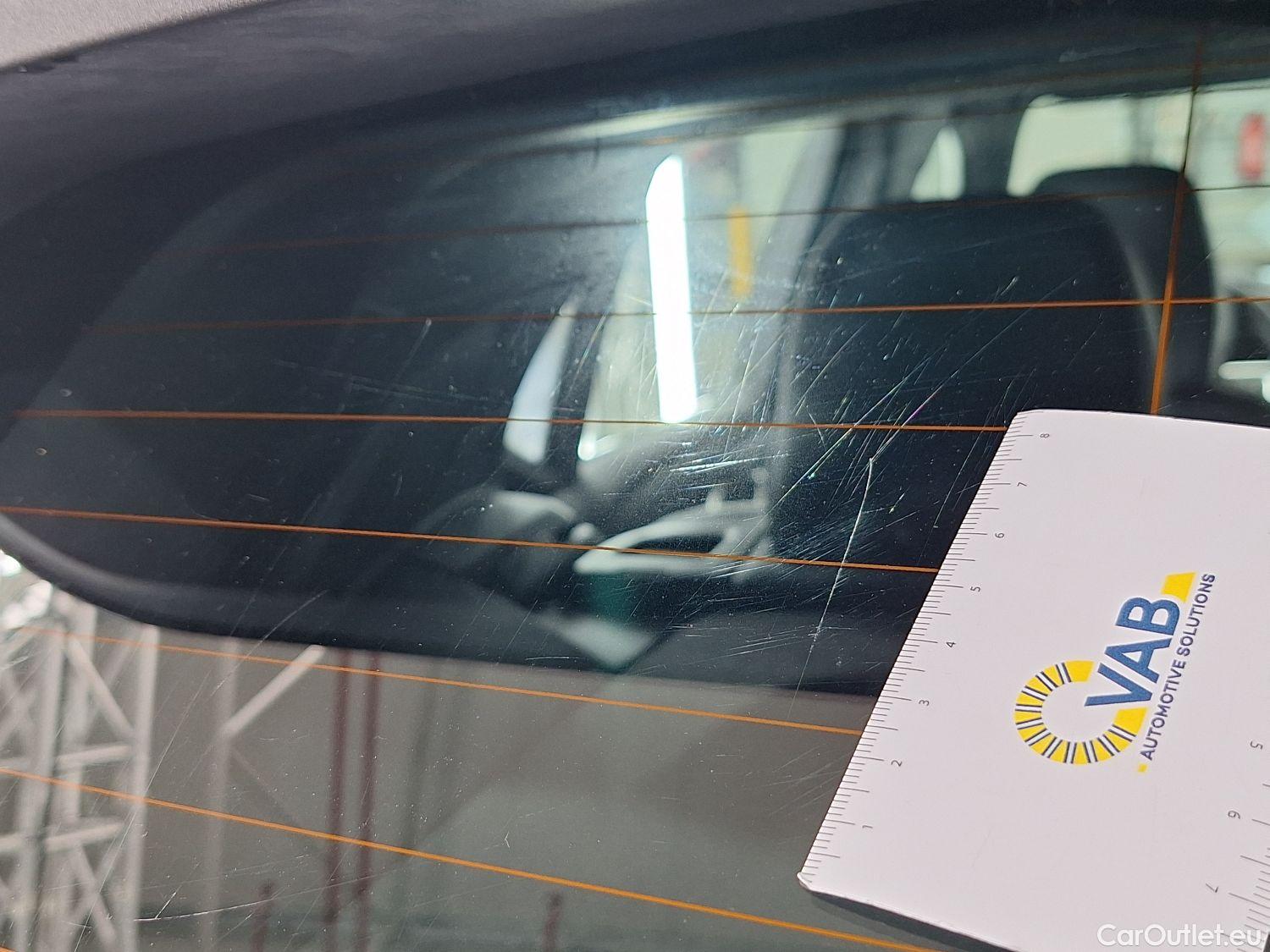  Volvo  XC 40 Volvo, XC40 '17, Volvo XC40 T3 Geartronic R-Design 5d #57