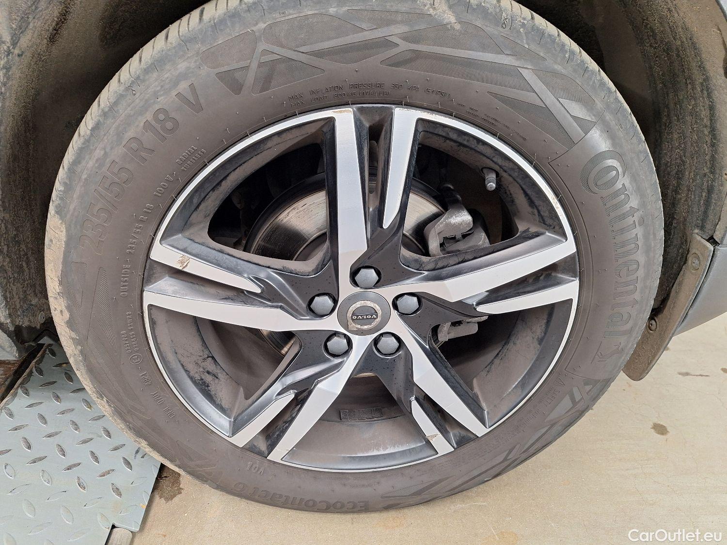  Volvo  XC 40 Volvo, XC40 '17, Volvo XC40 T3 Geartronic R-Design 5d #1